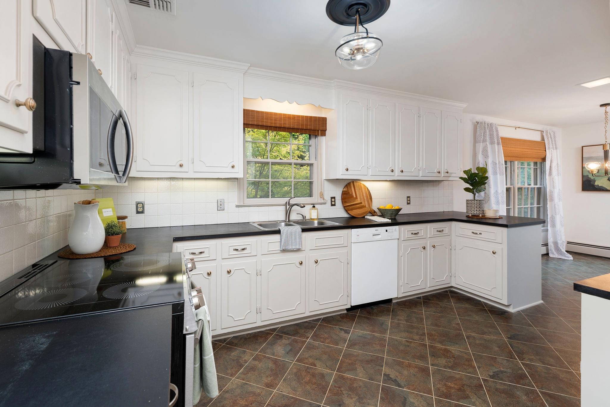 900 FAIRWAY DR, WAYNESBORO, Virginia 22980, 4 Bedrooms Bedrooms, ,4 BathroomsBathrooms,Residential,Dupont Executive '60's Nostalgia,900 FAIRWAY DR,680897 MLS # 680897