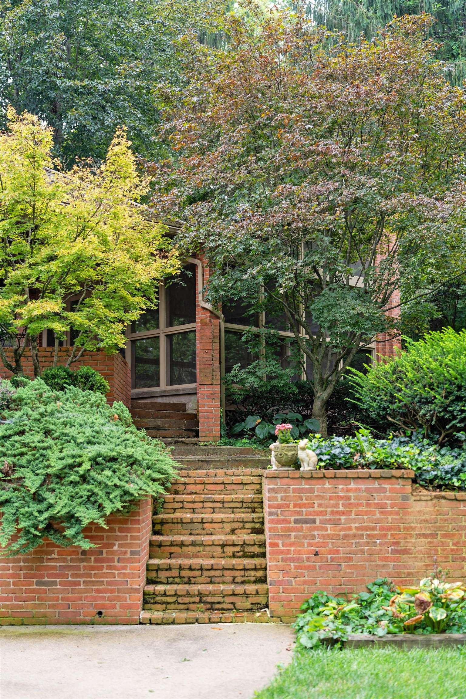 900 FAIRWAY DR, WAYNESBORO, Virginia 22980, 4 Bedrooms Bedrooms, ,4 BathroomsBathrooms,Residential,Dupont Executive '60's Nostalgia,900 FAIRWAY DR,680897 MLS # 680897