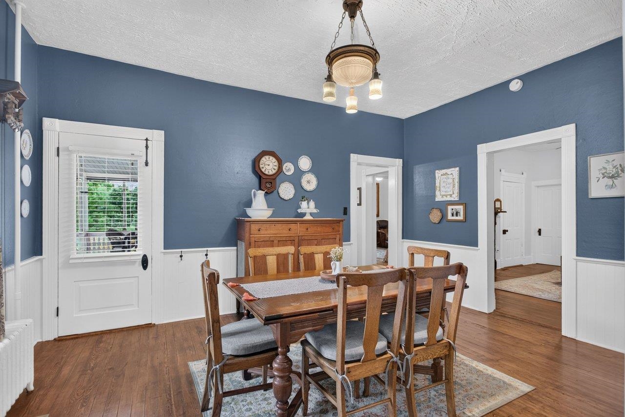 110 PARK AVE, GROTTOES, Virginia 24441, 5 Bedrooms Bedrooms, ,2 BathroomsBathrooms,Residential,110 PARK AVE,680900 MLS # 680900 110 PARK AVE, GROTTOES, Virginia 24441, 5 Bedrooms Bedrooms, ,2 BathroomsBathrooms,Residential,110 PARK AVE,680900 MLS # 680900