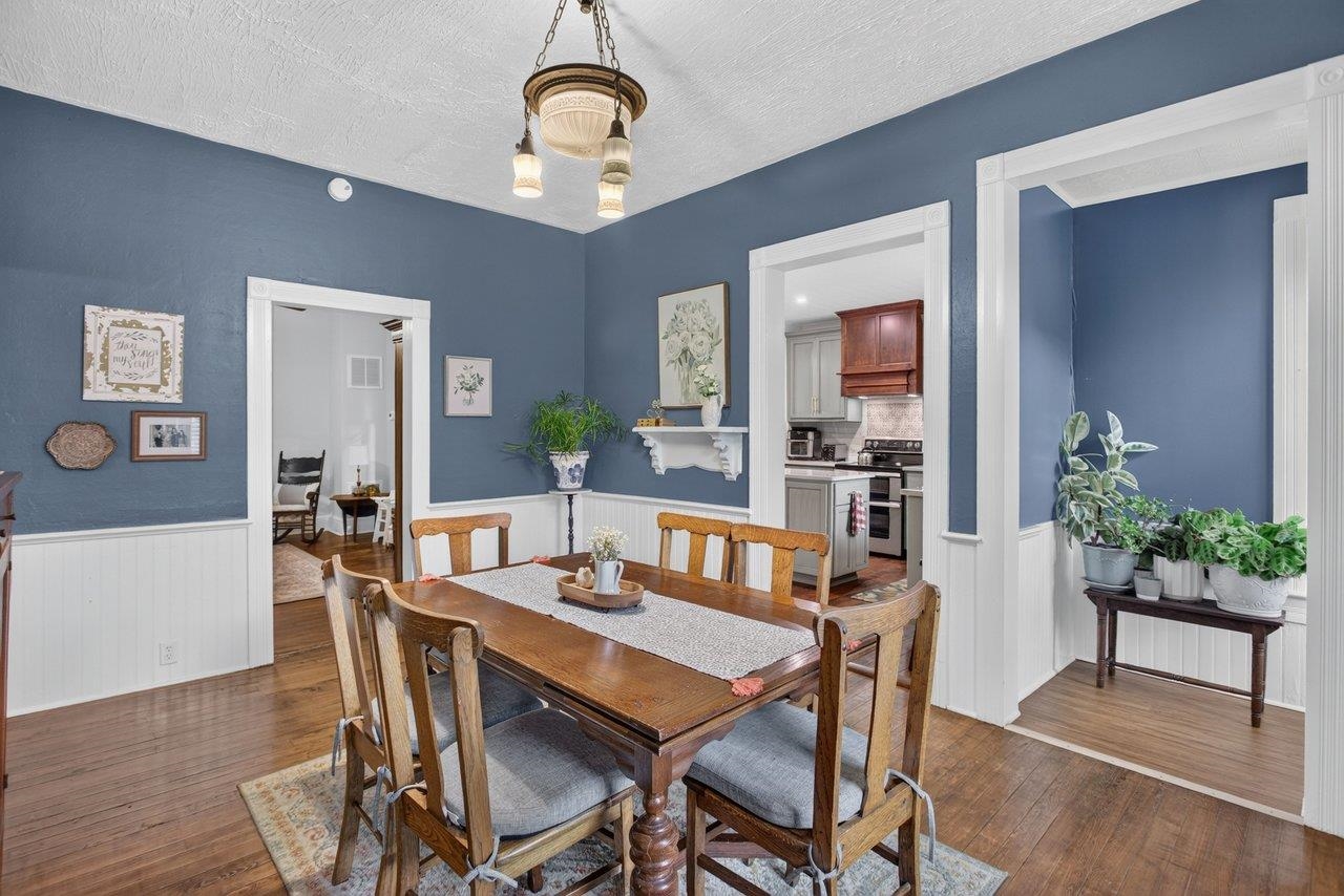 110 PARK AVE, GROTTOES, Virginia 24441, 5 Bedrooms Bedrooms, ,2 BathroomsBathrooms,Residential,110 PARK AVE,680900 MLS # 680900 110 PARK AVE, GROTTOES, Virginia 24441, 5 Bedrooms Bedrooms, ,2 BathroomsBathrooms,Residential,110 PARK AVE,680900 MLS # 680900
