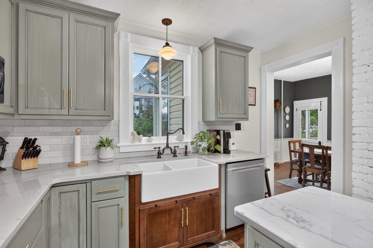110 PARK AVE, GROTTOES, Virginia 24441, 5 Bedrooms Bedrooms, ,2 BathroomsBathrooms,Residential,110 PARK AVE,680900 MLS # 680900 110 PARK AVE, GROTTOES, Virginia 24441, 5 Bedrooms Bedrooms, ,2 BathroomsBathrooms,Residential,110 PARK AVE,680900 MLS # 680900