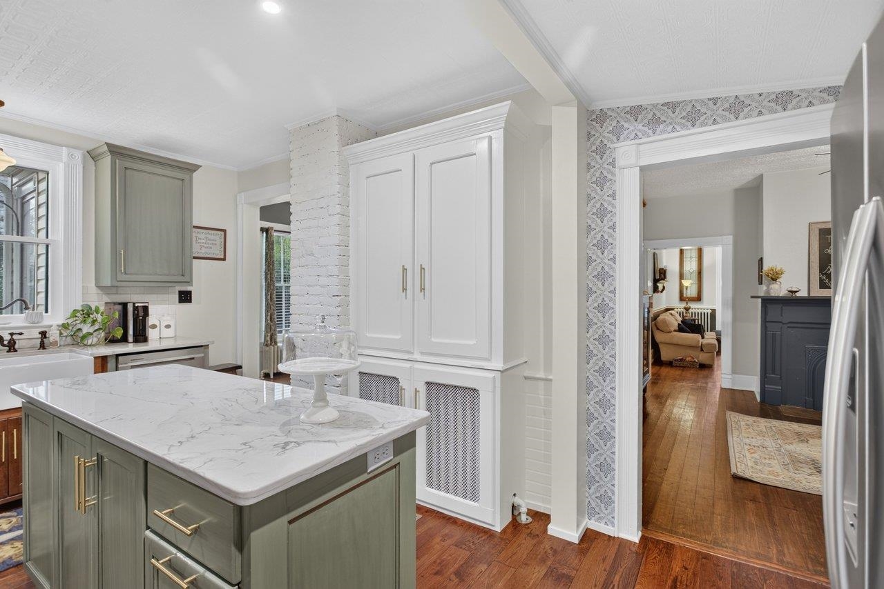 110 PARK AVE, GROTTOES, Virginia 24441, 5 Bedrooms Bedrooms, ,2 BathroomsBathrooms,Residential,110 PARK AVE,680900 MLS # 680900 110 PARK AVE, GROTTOES, Virginia 24441, 5 Bedrooms Bedrooms, ,2 BathroomsBathrooms,Residential,110 PARK AVE,680900 MLS # 680900