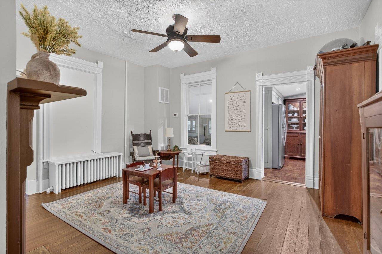 110 PARK AVE, GROTTOES, Virginia 24441, 5 Bedrooms Bedrooms, ,2 BathroomsBathrooms,Residential,110 PARK AVE,680900 MLS # 680900 110 PARK AVE, GROTTOES, Virginia 24441, 5 Bedrooms Bedrooms, ,2 BathroomsBathrooms,Residential,110 PARK AVE,680900 MLS # 680900