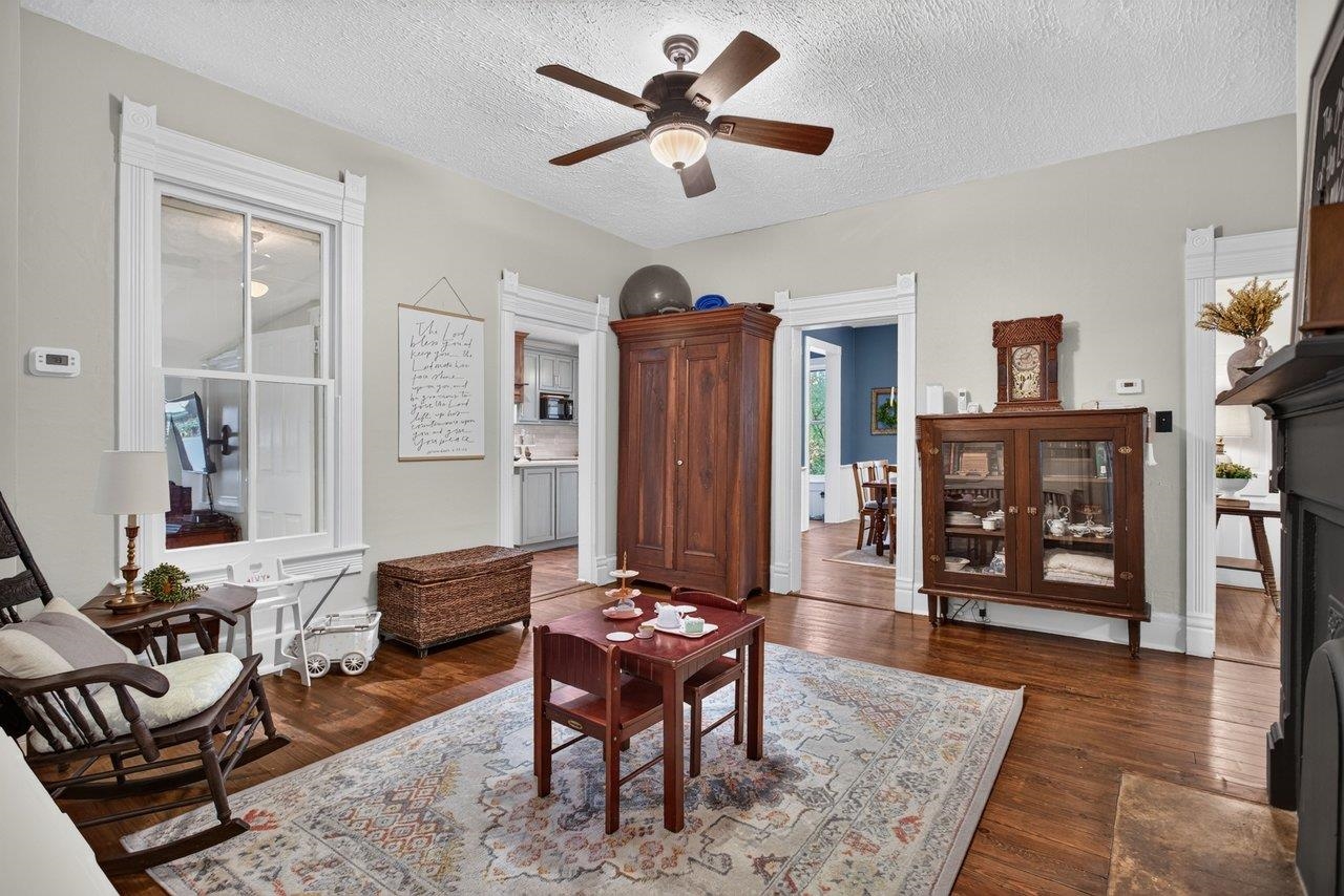 110 PARK AVE, GROTTOES, Virginia 24441, 5 Bedrooms Bedrooms, ,2 BathroomsBathrooms,Residential,110 PARK AVE,680900 MLS # 680900 110 PARK AVE, GROTTOES, Virginia 24441, 5 Bedrooms Bedrooms, ,2 BathroomsBathrooms,Residential,110 PARK AVE,680900 MLS # 680900
