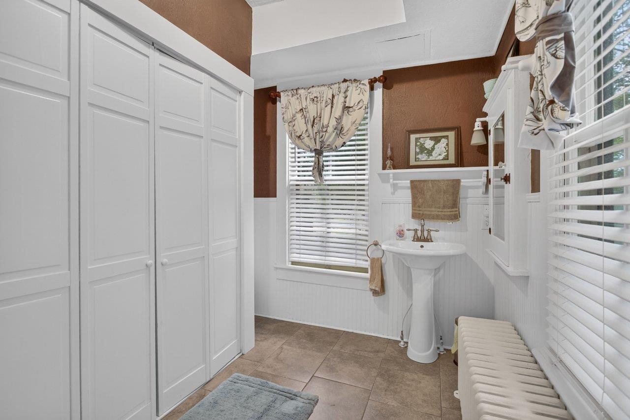110 PARK AVE, GROTTOES, Virginia 24441, 5 Bedrooms Bedrooms, ,2 BathroomsBathrooms,Residential,110 PARK AVE,680900 MLS # 680900 110 PARK AVE, GROTTOES, Virginia 24441, 5 Bedrooms Bedrooms, ,2 BathroomsBathrooms,Residential,110 PARK AVE,680900 MLS # 680900