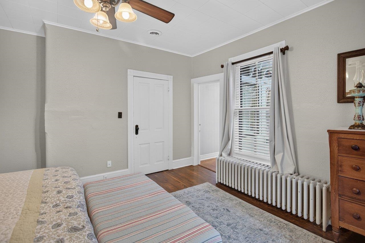 110 PARK AVE, GROTTOES, Virginia 24441, 5 Bedrooms Bedrooms, ,2 BathroomsBathrooms,Residential,110 PARK AVE,680900 MLS # 680900 110 PARK AVE, GROTTOES, Virginia 24441, 5 Bedrooms Bedrooms, ,2 BathroomsBathrooms,Residential,110 PARK AVE,680900 MLS # 680900