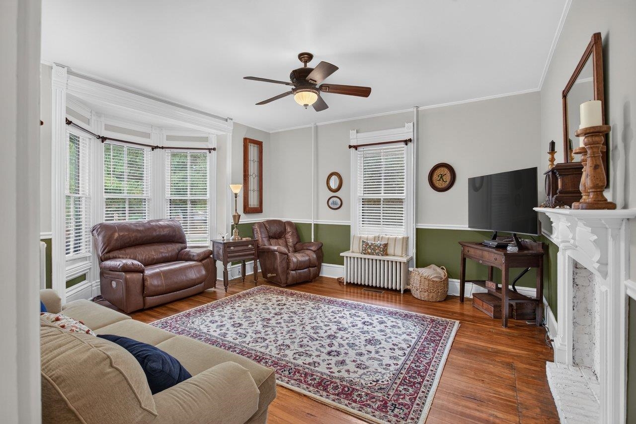 110 PARK AVE, GROTTOES, Virginia 24441, 5 Bedrooms Bedrooms, ,2 BathroomsBathrooms,Residential,110 PARK AVE,680900 MLS # 680900 110 PARK AVE, GROTTOES, Virginia 24441, 5 Bedrooms Bedrooms, ,2 BathroomsBathrooms,Residential,110 PARK AVE,680900 MLS # 680900
