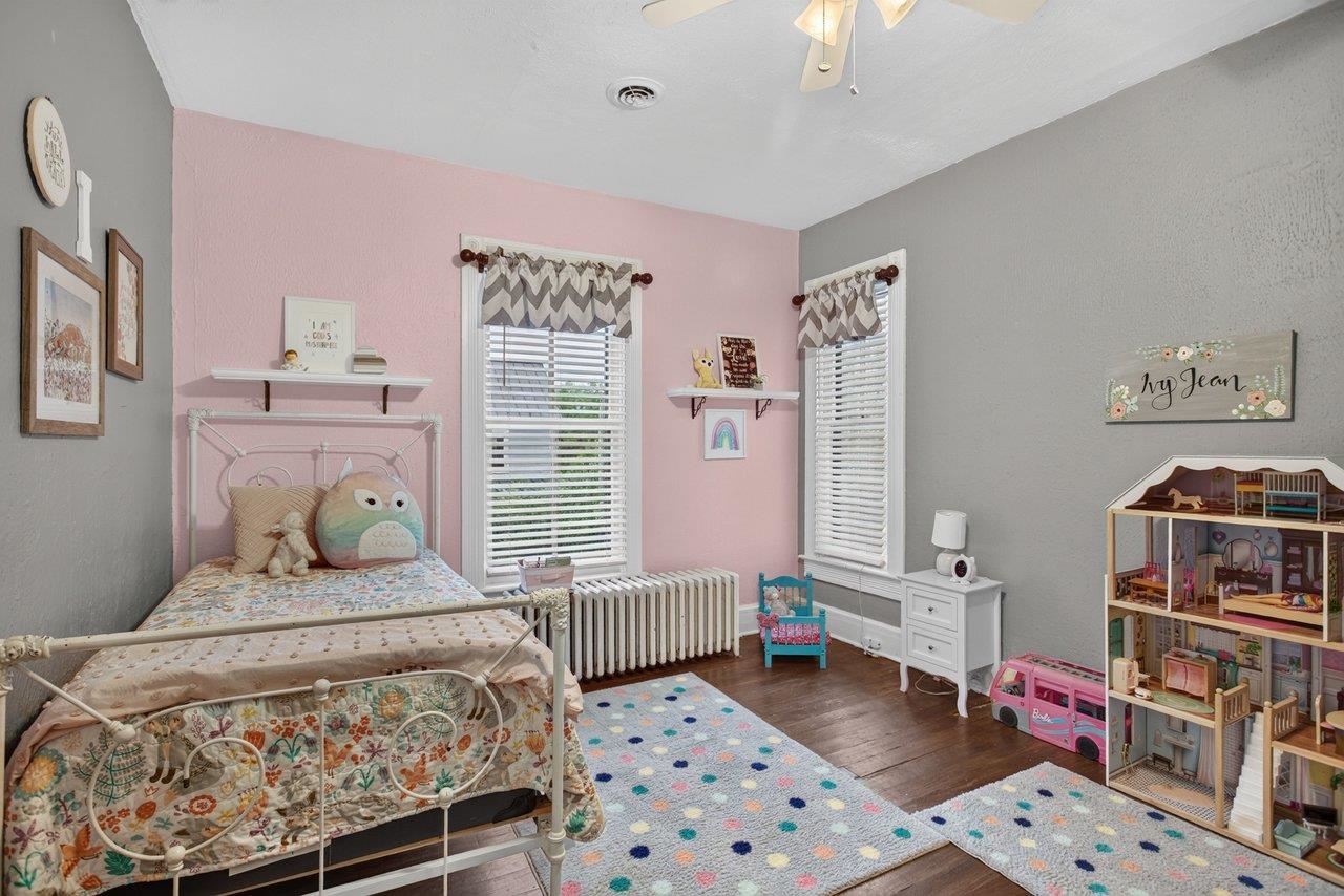 110 PARK AVE, GROTTOES, Virginia 24441, 5 Bedrooms Bedrooms, ,2 BathroomsBathrooms,Residential,110 PARK AVE,680900 MLS # 680900 110 PARK AVE, GROTTOES, Virginia 24441, 5 Bedrooms Bedrooms, ,2 BathroomsBathrooms,Residential,110 PARK AVE,680900 MLS # 680900