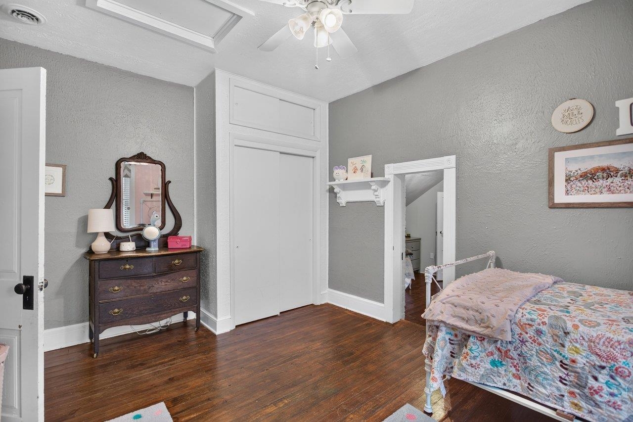 110 PARK AVE, GROTTOES, Virginia 24441, 5 Bedrooms Bedrooms, ,2 BathroomsBathrooms,Residential,110 PARK AVE,680900 MLS # 680900 110 PARK AVE, GROTTOES, Virginia 24441, 5 Bedrooms Bedrooms, ,2 BathroomsBathrooms,Residential,110 PARK AVE,680900 MLS # 680900