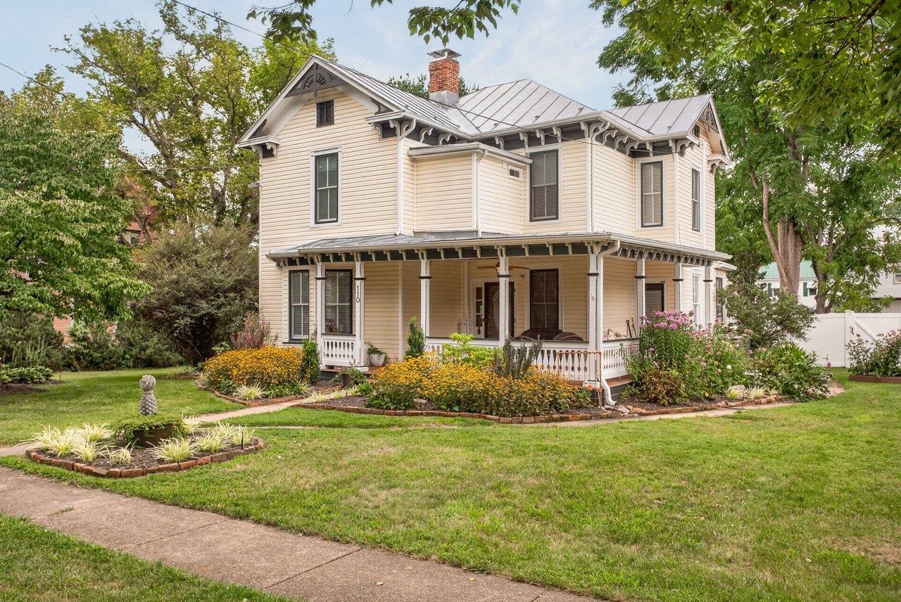 110 PARK AVE, GROTTOES, Virginia 24441, 5 Bedrooms Bedrooms, ,2 BathroomsBathrooms,Residential,110 PARK AVE,680900 MLS # 680900 110 PARK AVE, GROTTOES, Virginia 24441, 5 Bedrooms Bedrooms, ,2 BathroomsBathrooms,Residential,110 PARK AVE,680900 MLS # 680900
