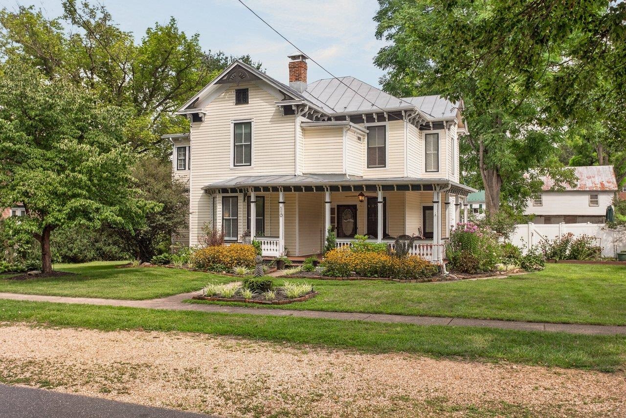 110 PARK AVE, GROTTOES, Virginia 24441, 5 Bedrooms Bedrooms, ,2 BathroomsBathrooms,Residential,110 PARK AVE,680900 MLS # 680900 110 PARK AVE, GROTTOES, Virginia 24441, 5 Bedrooms Bedrooms, ,2 BathroomsBathrooms,Residential,110 PARK AVE,680900 MLS # 680900