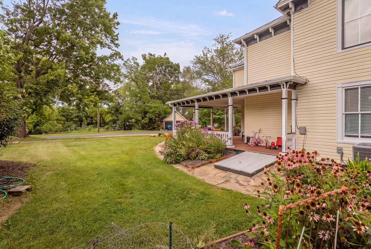 110 PARK AVE, GROTTOES, Virginia 24441, 5 Bedrooms Bedrooms, ,2 BathroomsBathrooms,Residential,110 PARK AVE,680900 MLS # 680900 110 PARK AVE, GROTTOES, Virginia 24441, 5 Bedrooms Bedrooms, ,2 BathroomsBathrooms,Residential,110 PARK AVE,680900 MLS # 680900