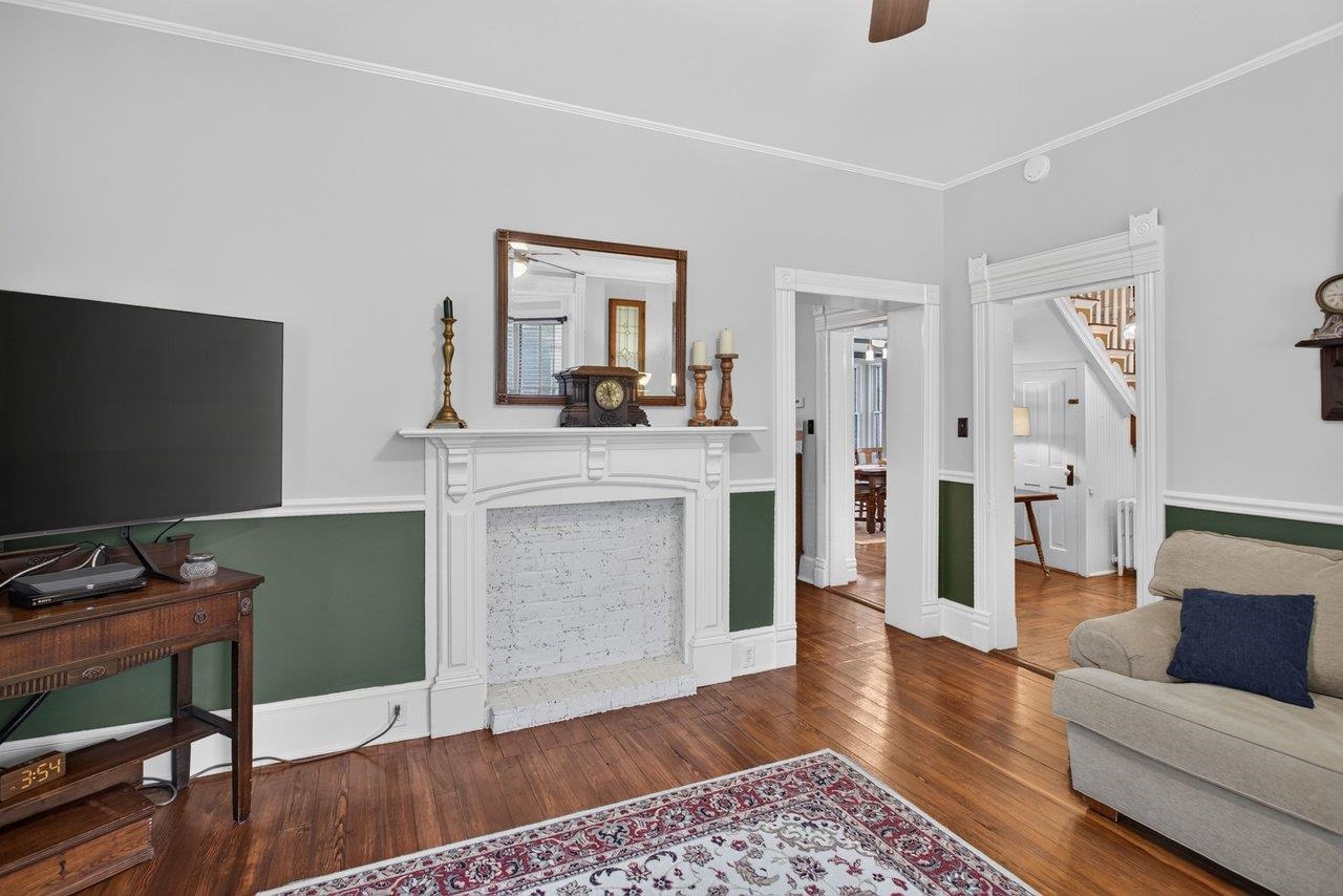 110 PARK AVE, GROTTOES, Virginia 24441, 5 Bedrooms Bedrooms, ,2 BathroomsBathrooms,Residential,110 PARK AVE,680900 MLS # 680900 110 PARK AVE, GROTTOES, Virginia 24441, 5 Bedrooms Bedrooms, ,2 BathroomsBathrooms,Residential,110 PARK AVE,680900 MLS # 680900