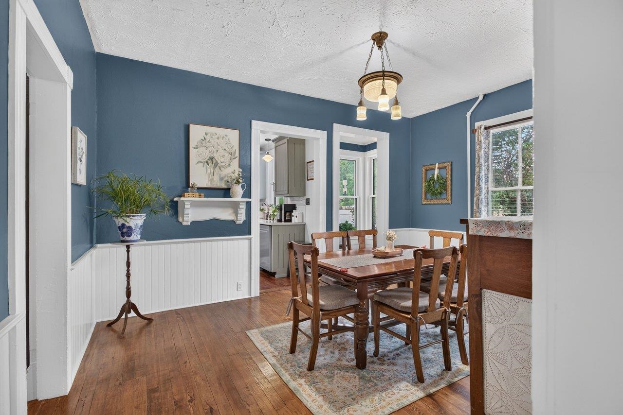 110 PARK AVE, GROTTOES, Virginia 24441, 5 Bedrooms Bedrooms, ,2 BathroomsBathrooms,Residential,110 PARK AVE,680900 MLS # 680900 110 PARK AVE, GROTTOES, Virginia 24441, 5 Bedrooms Bedrooms, ,2 BathroomsBathrooms,Residential,110 PARK AVE,680900 MLS # 680900