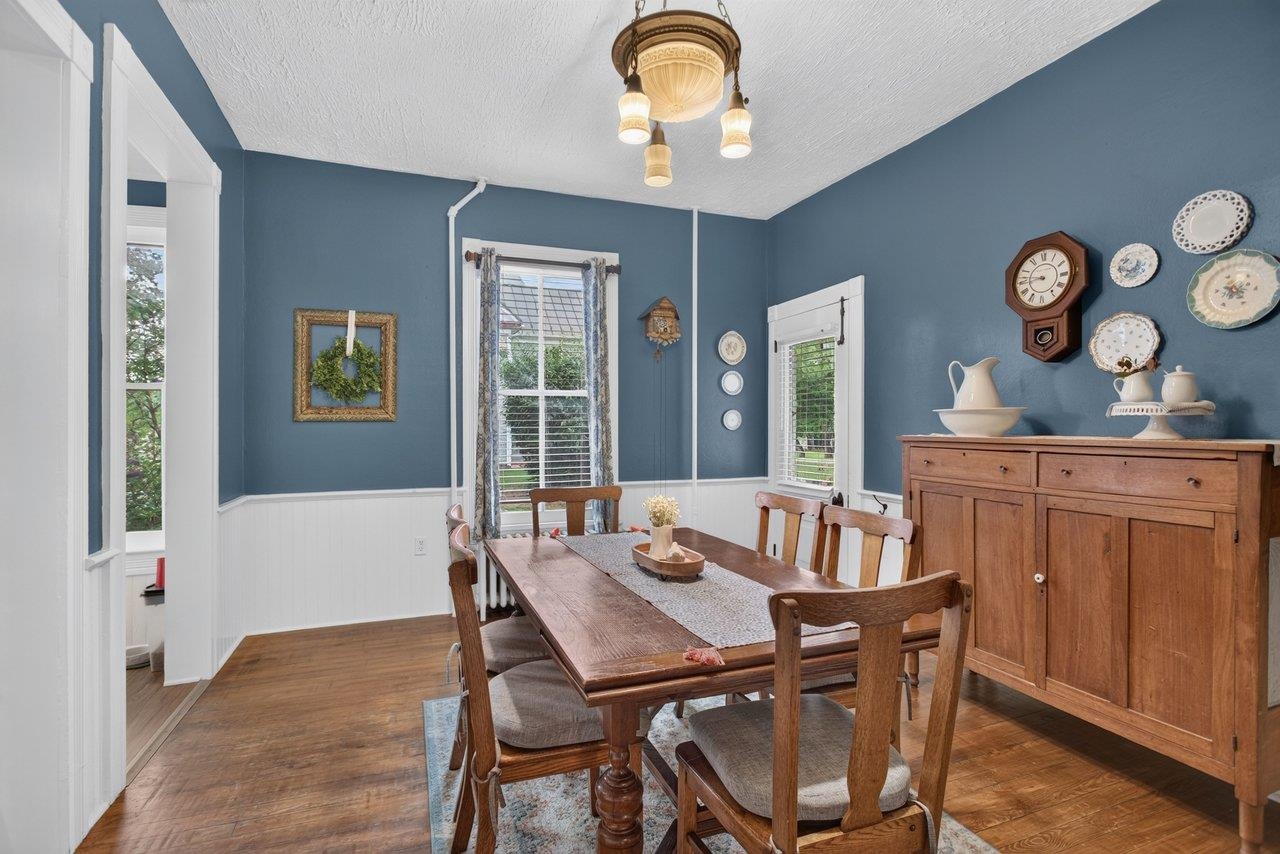 110 PARK AVE, GROTTOES, Virginia 24441, 5 Bedrooms Bedrooms, ,2 BathroomsBathrooms,Residential,110 PARK AVE,680900 MLS # 680900 110 PARK AVE, GROTTOES, Virginia 24441, 5 Bedrooms Bedrooms, ,2 BathroomsBathrooms,Residential,110 PARK AVE,680900 MLS # 680900