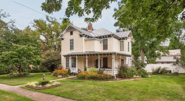 110 PARK AVE, GROTTOES, Virginia 24441, 5 Bedrooms Bedrooms, ,2 BathroomsBathrooms,Residential,110 PARK AVE,680900 MLS # 680900