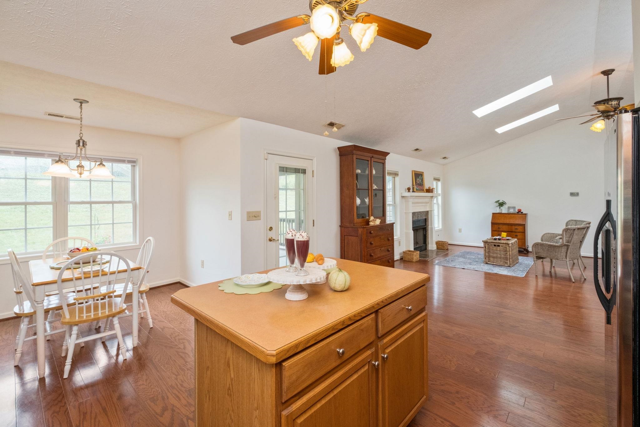 130 RED OAK DR, STAUNTON, Virginia 24401, 3 Bedrooms Bedrooms, ,2 BathroomsBathrooms,Residential,130 RED OAK DR,680901 MLS # 680901