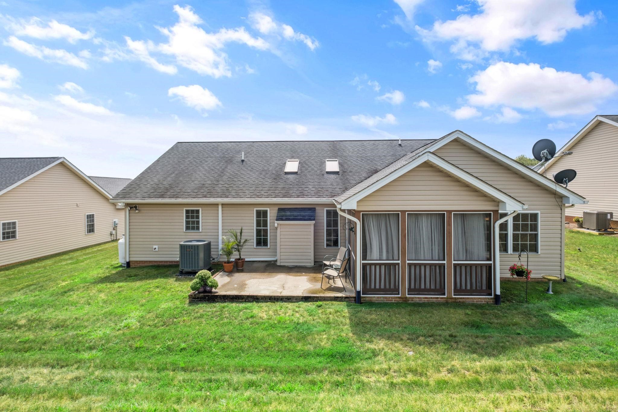 130 RED OAK DR, STAUNTON, Virginia 24401, 3 Bedrooms Bedrooms, ,2 BathroomsBathrooms,Residential,130 RED OAK DR,680901 MLS # 680901