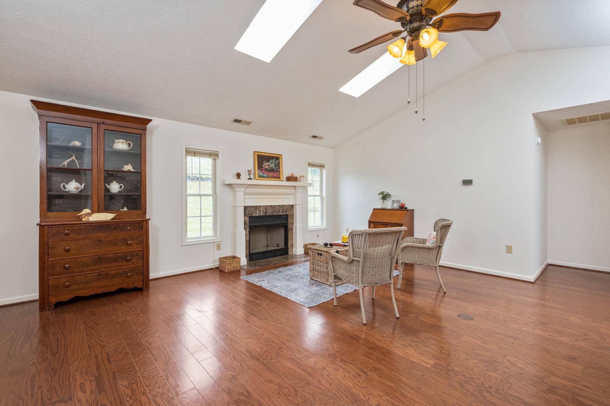 130 RED OAK DR, STAUNTON, Virginia 24401, 3 Bedrooms Bedrooms, ,2 BathroomsBathrooms,Residential,130 RED OAK DR,680901 MLS # 680901