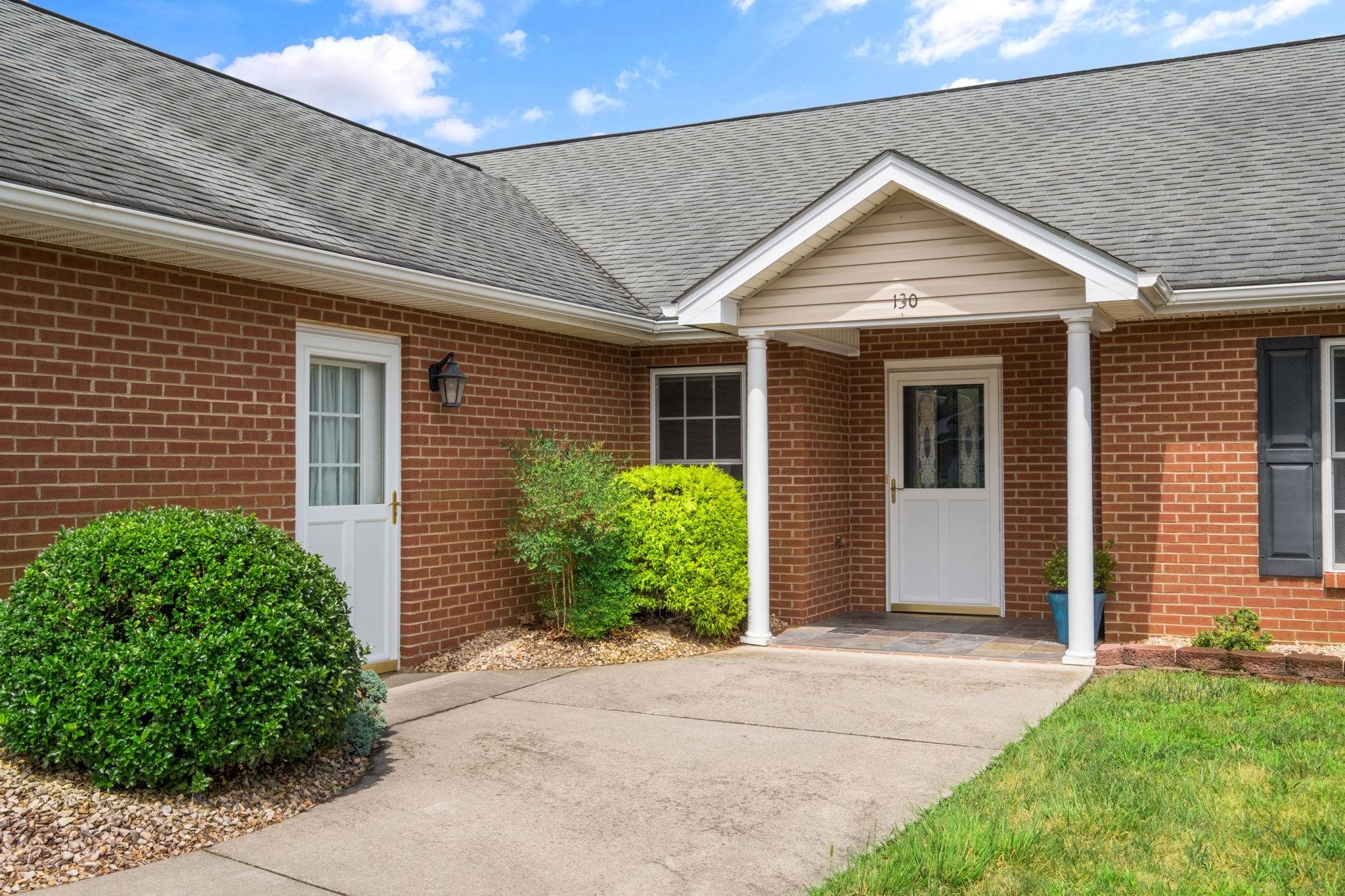 130 RED OAK DR, STAUNTON, Virginia 24401, 3 Bedrooms Bedrooms, ,2 BathroomsBathrooms,Residential,130 RED OAK DR,680901 MLS # 680901