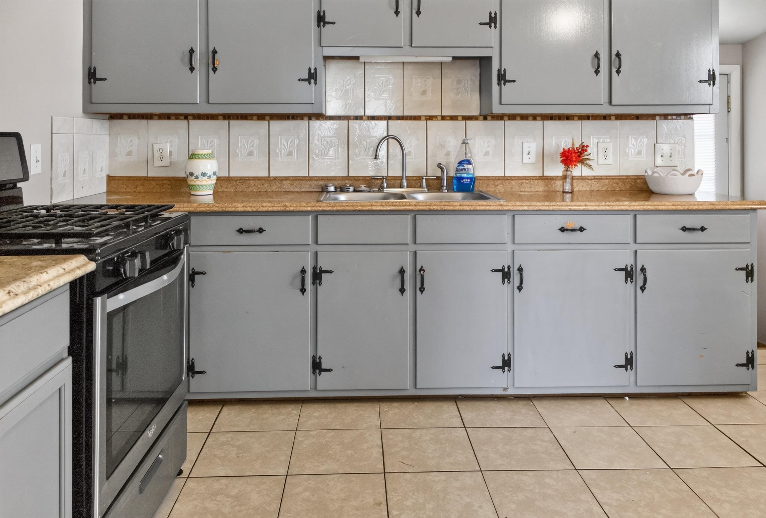 329 LOUDOUN AVE, WAYNESBORO, Virginia 22980, 3 Bedrooms Bedrooms, ,1 BathroomBathrooms,Residential,329 LOUDOUN AVE,680905 MLS # 680905 329 LOUDOUN AVE, WAYNESBORO, Virginia 22980, 3 Bedrooms Bedrooms, ,1 BathroomBathrooms,Residential,329 LOUDOUN AVE,680905 MLS # 680905