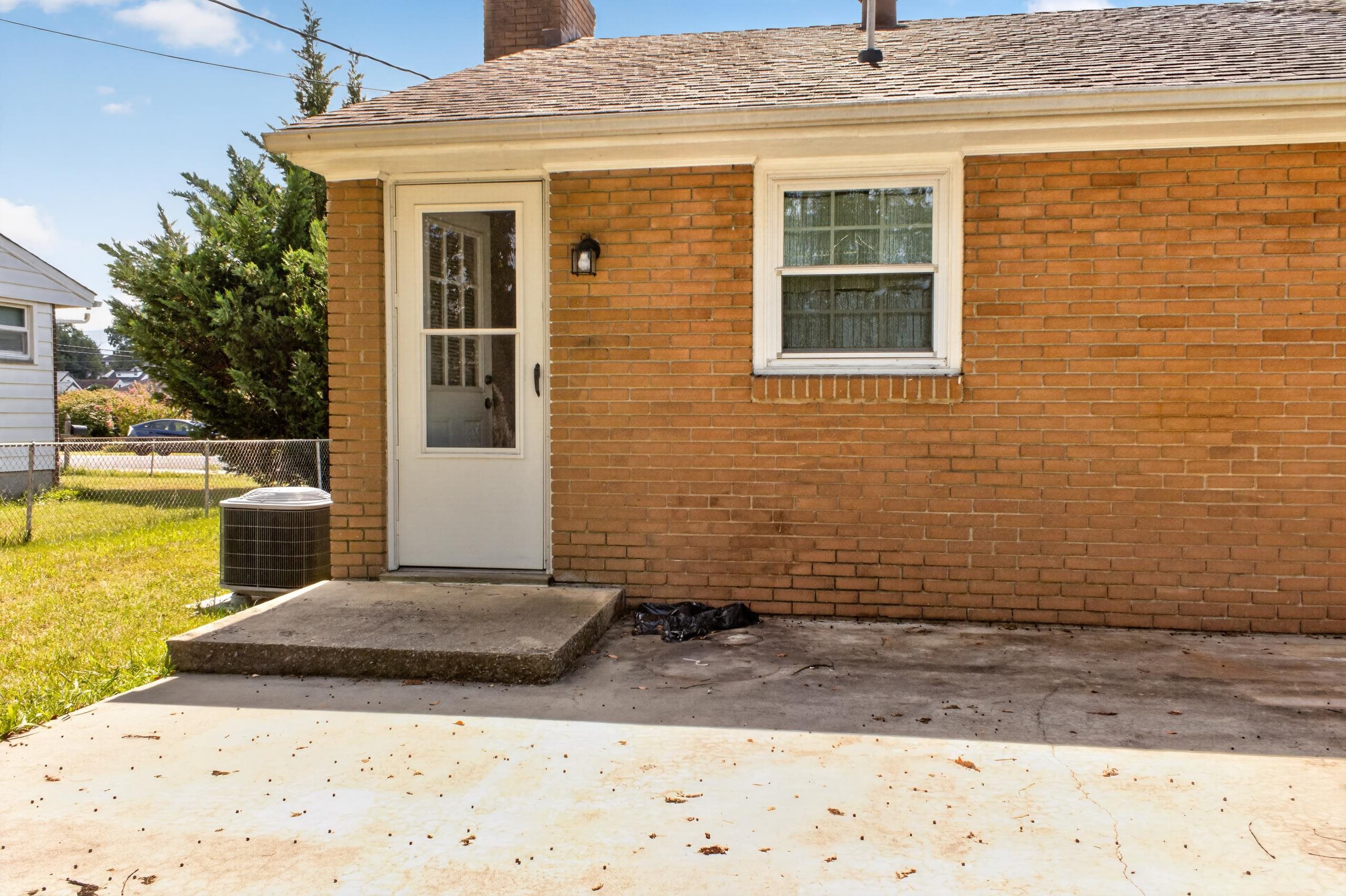 329 LOUDOUN AVE, WAYNESBORO, Virginia 22980, 3 Bedrooms Bedrooms, ,1 BathroomBathrooms,Residential,329 LOUDOUN AVE,680905 MLS # 680905 329 LOUDOUN AVE, WAYNESBORO, Virginia 22980, 3 Bedrooms Bedrooms, ,1 BathroomBathrooms,Residential,329 LOUDOUN AVE,680905 MLS # 680905