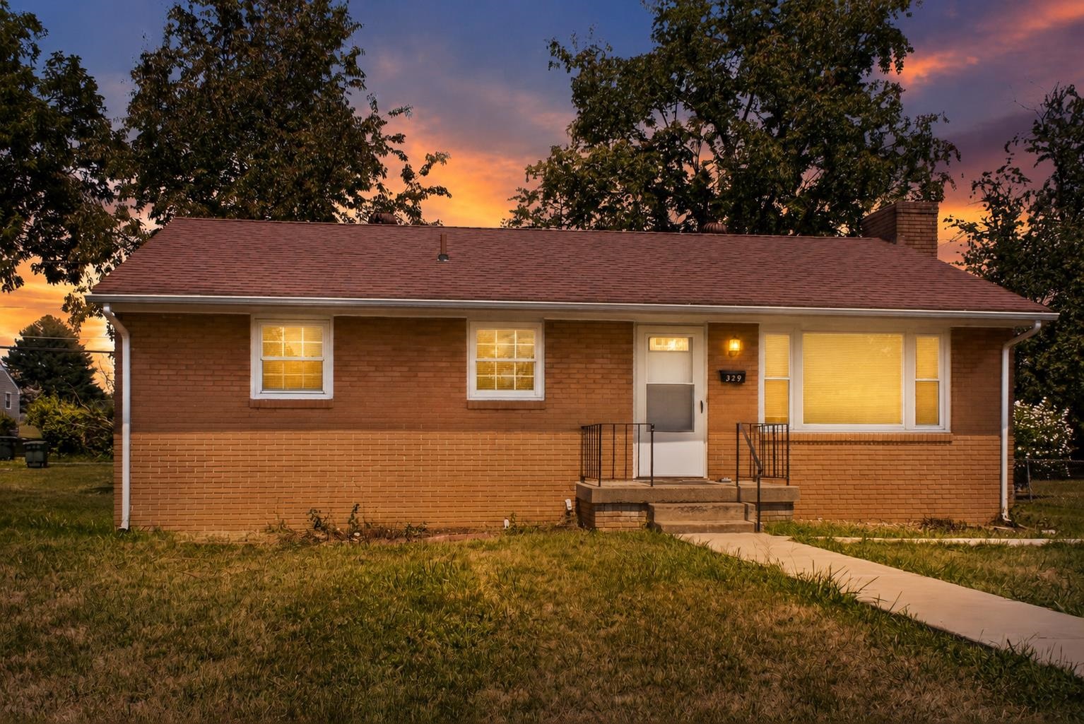 329 LOUDOUN AVE, WAYNESBORO, Virginia 22980, 3 Bedrooms Bedrooms, ,1 BathroomBathrooms,Residential,329 LOUDOUN AVE,680905 MLS # 680905 329 LOUDOUN AVE, WAYNESBORO, Virginia 22980, 3 Bedrooms Bedrooms, ,1 BathroomBathrooms,Residential,329 LOUDOUN AVE,680905 MLS # 680905