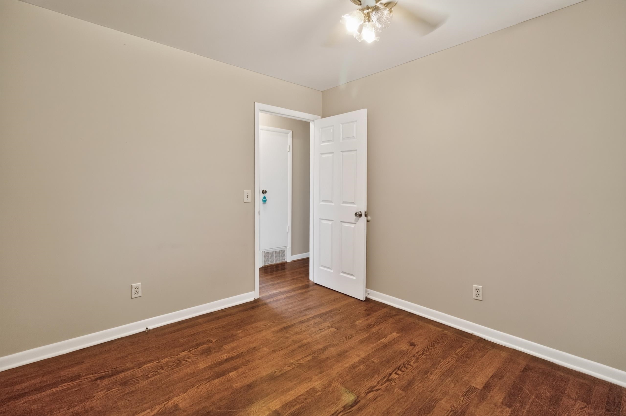 329 LOUDOUN AVE, WAYNESBORO, Virginia 22980, 3 Bedrooms Bedrooms, ,1 BathroomBathrooms,Residential,329 LOUDOUN AVE,680905 MLS # 680905 329 LOUDOUN AVE, WAYNESBORO, Virginia 22980, 3 Bedrooms Bedrooms, ,1 BathroomBathrooms,Residential,329 LOUDOUN AVE,680905 MLS # 680905
