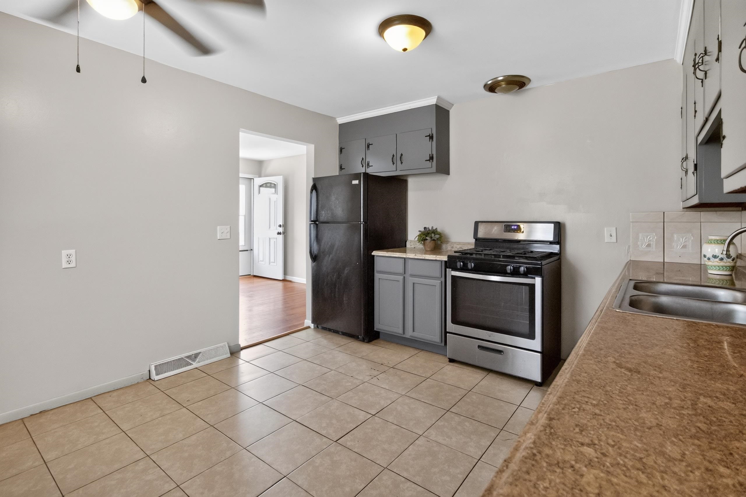 329 LOUDOUN AVE, WAYNESBORO, Virginia 22980, 3 Bedrooms Bedrooms, ,1 BathroomBathrooms,Residential,329 LOUDOUN AVE,680905 MLS # 680905 329 LOUDOUN AVE, WAYNESBORO, Virginia 22980, 3 Bedrooms Bedrooms, ,1 BathroomBathrooms,Residential,329 LOUDOUN AVE,680905 MLS # 680905