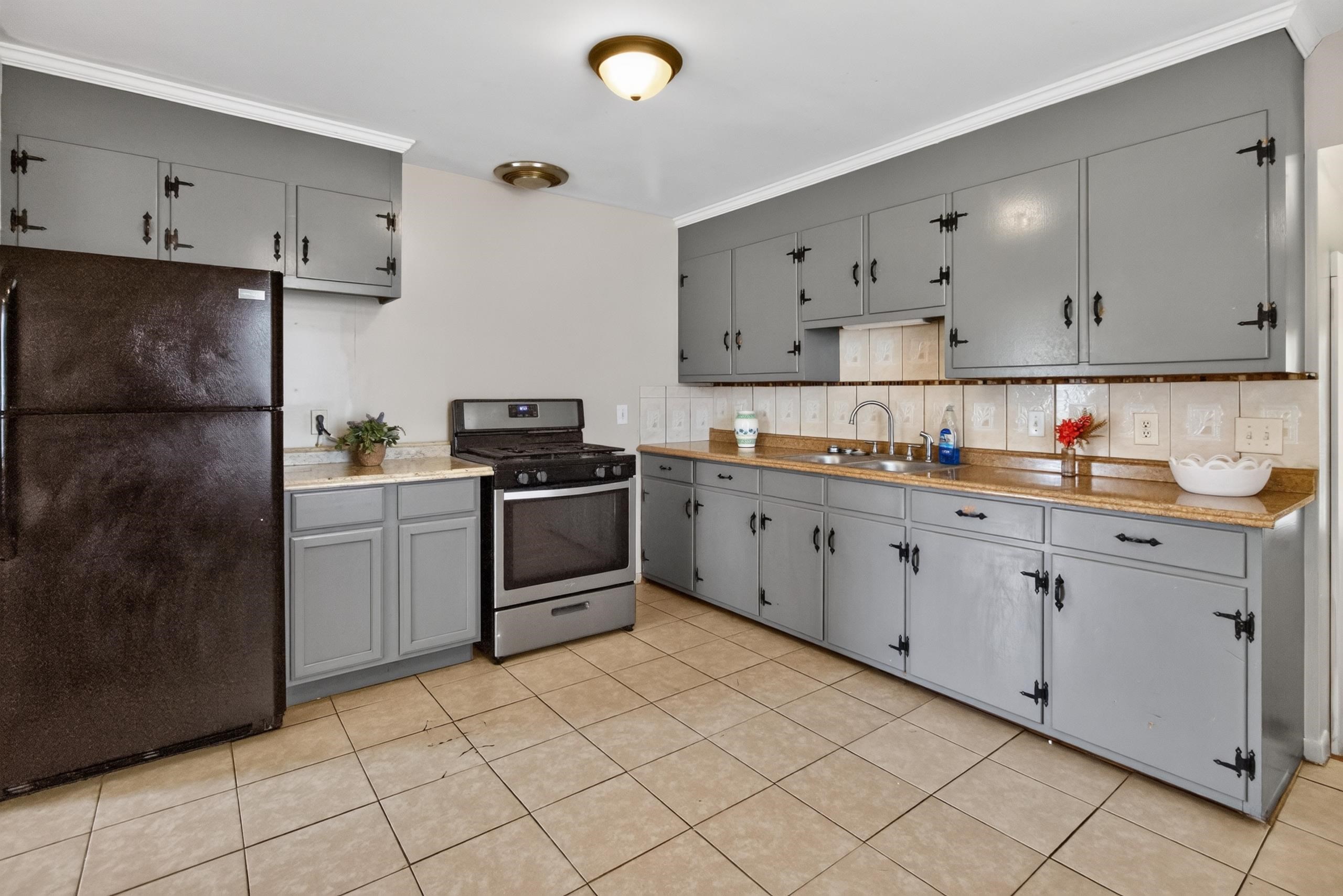 329 LOUDOUN AVE, WAYNESBORO, Virginia 22980, 3 Bedrooms Bedrooms, ,1 BathroomBathrooms,Residential,329 LOUDOUN AVE,680905 MLS # 680905 329 LOUDOUN AVE, WAYNESBORO, Virginia 22980, 3 Bedrooms Bedrooms, ,1 BathroomBathrooms,Residential,329 LOUDOUN AVE,680905 MLS # 680905