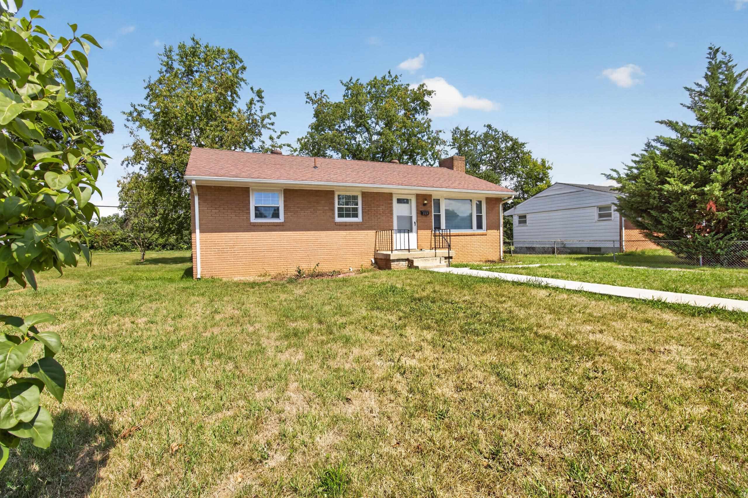 329 LOUDOUN AVE, WAYNESBORO, Virginia 22980, 3 Bedrooms Bedrooms, ,1 BathroomBathrooms,Residential,329 LOUDOUN AVE,680905 MLS # 680905 329 LOUDOUN AVE, WAYNESBORO, Virginia 22980, 3 Bedrooms Bedrooms, ,1 BathroomBathrooms,Residential,329 LOUDOUN AVE,680905 MLS # 680905