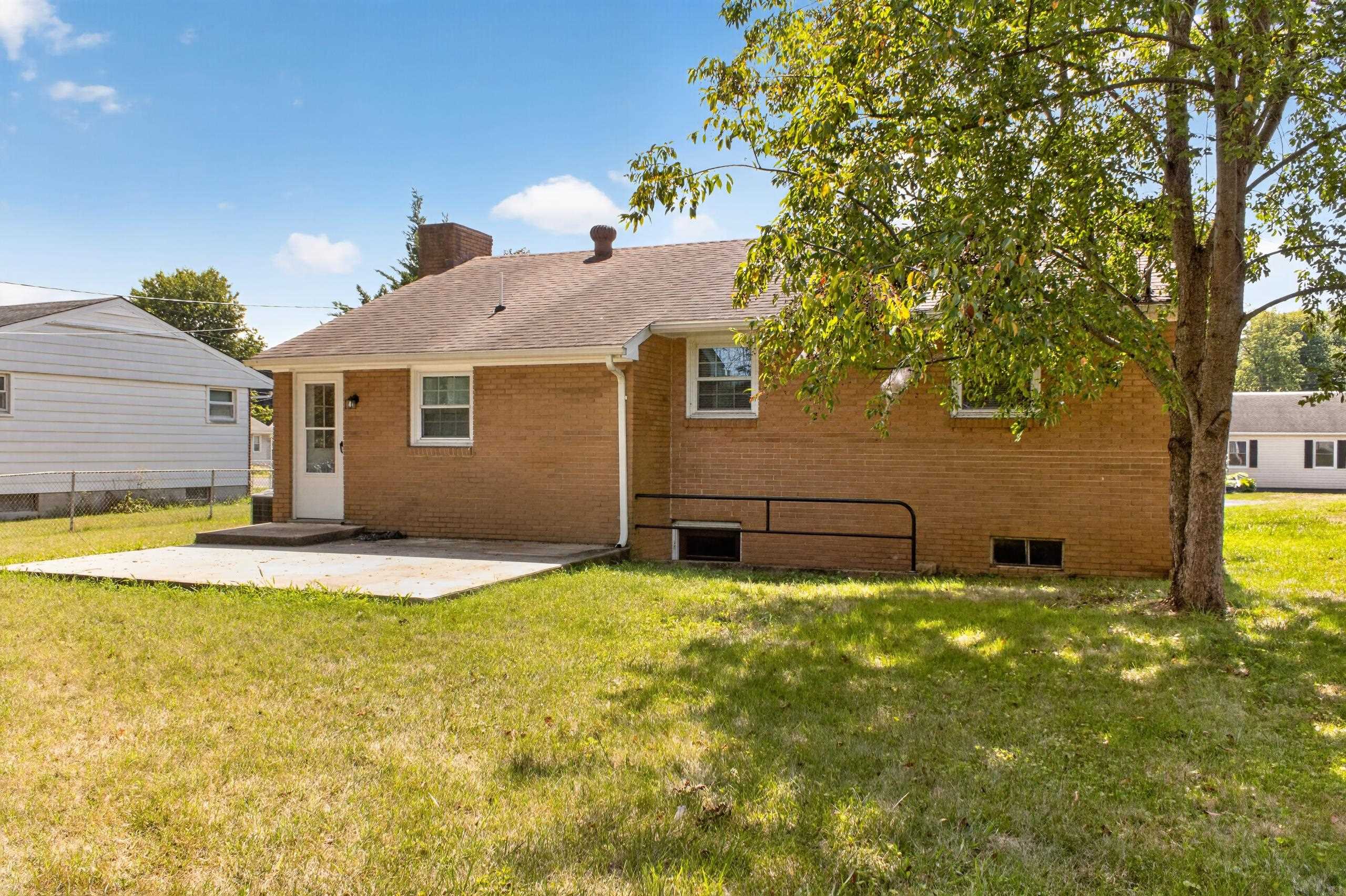 329 LOUDOUN AVE, WAYNESBORO, Virginia 22980, 3 Bedrooms Bedrooms, ,1 BathroomBathrooms,Residential,329 LOUDOUN AVE,680905 MLS # 680905 329 LOUDOUN AVE, WAYNESBORO, Virginia 22980, 3 Bedrooms Bedrooms, ,1 BathroomBathrooms,Residential,329 LOUDOUN AVE,680905 MLS # 680905
