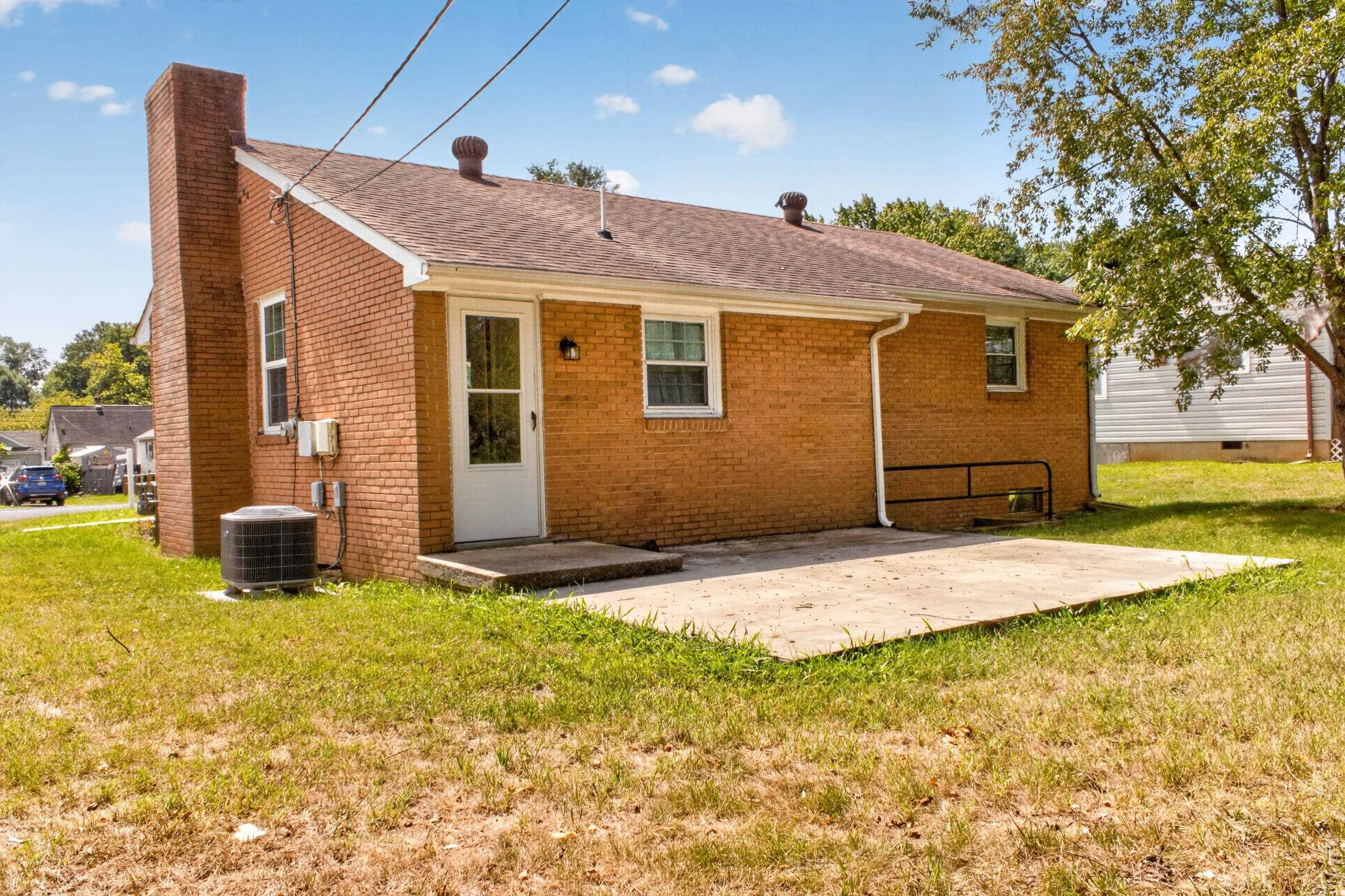 329 LOUDOUN AVE, WAYNESBORO, Virginia 22980, 3 Bedrooms Bedrooms, ,1 BathroomBathrooms,Residential,329 LOUDOUN AVE,680905 MLS # 680905 329 LOUDOUN AVE, WAYNESBORO, Virginia 22980, 3 Bedrooms Bedrooms, ,1 BathroomBathrooms,Residential,329 LOUDOUN AVE,680905 MLS # 680905