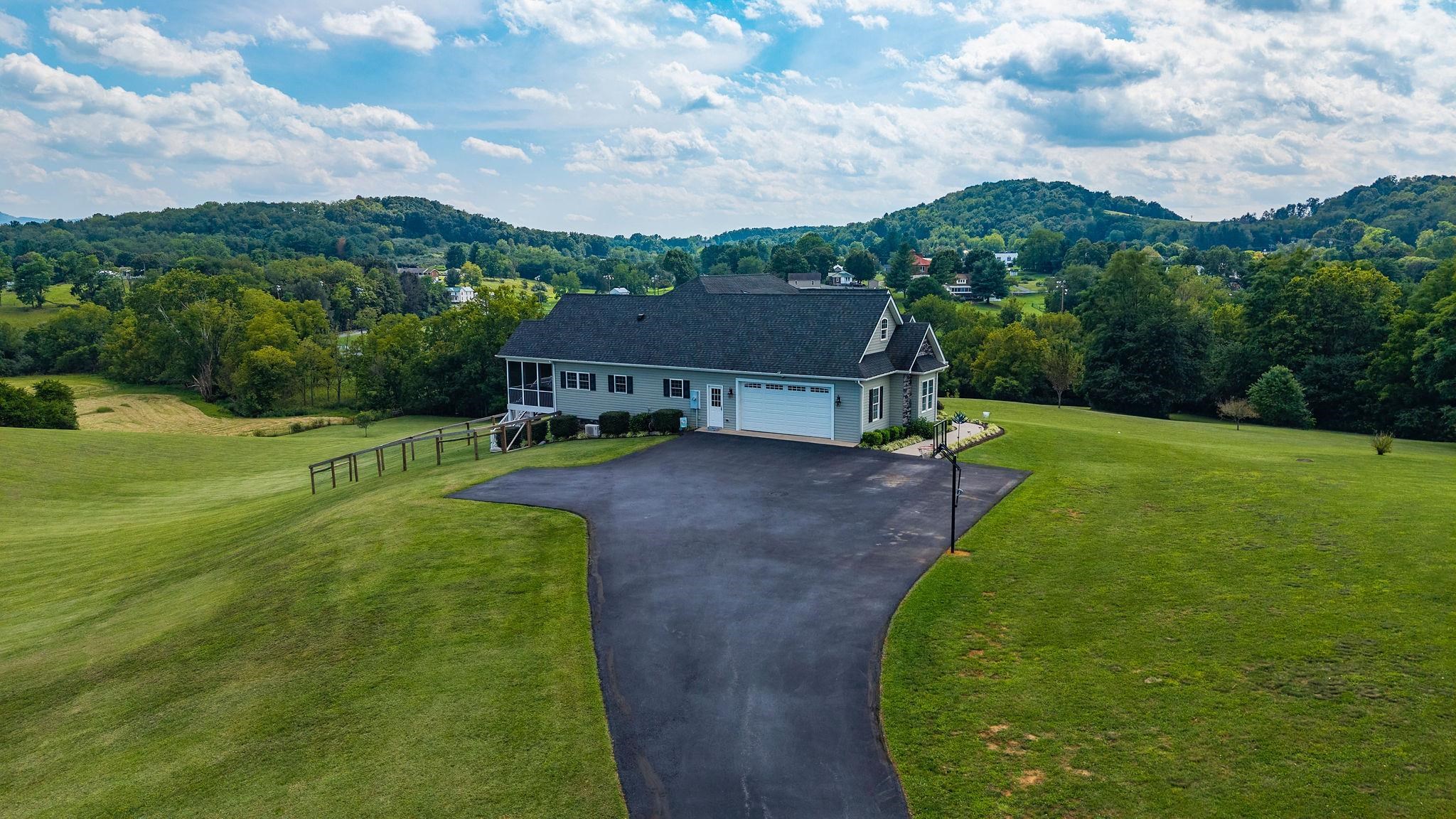 65 INDIAN RIDGE RD, GREENVILLE, Virginia 24440, 3 Bedrooms Bedrooms, ,2 BathroomsBathrooms,Residential,65 INDIAN RIDGE RD,680906 MLS # 680906 65 INDIAN RIDGE RD, GREENVILLE, Virginia 24440, 3 Bedrooms Bedrooms, ,2 BathroomsBathrooms,Residential,65 INDIAN RIDGE RD,680906 MLS # 680906