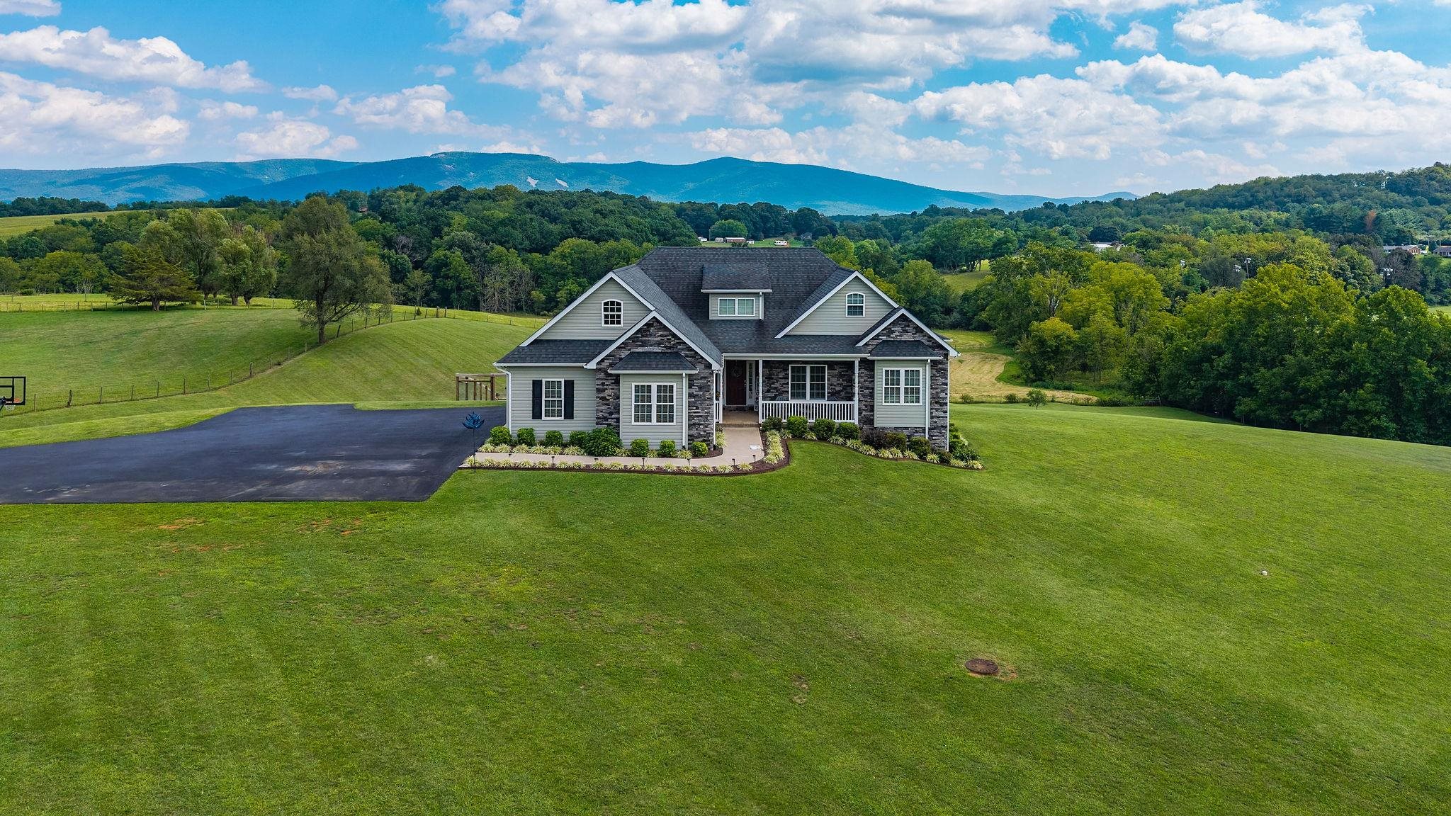 65 INDIAN RIDGE RD, GREENVILLE, Virginia 24440, 3 Bedrooms Bedrooms, ,2 BathroomsBathrooms,Residential,65 INDIAN RIDGE RD,680906 MLS # 680906 65 INDIAN RIDGE RD, GREENVILLE, Virginia 24440, 3 Bedrooms Bedrooms, ,2 BathroomsBathrooms,Residential,65 INDIAN RIDGE RD,680906 MLS # 680906