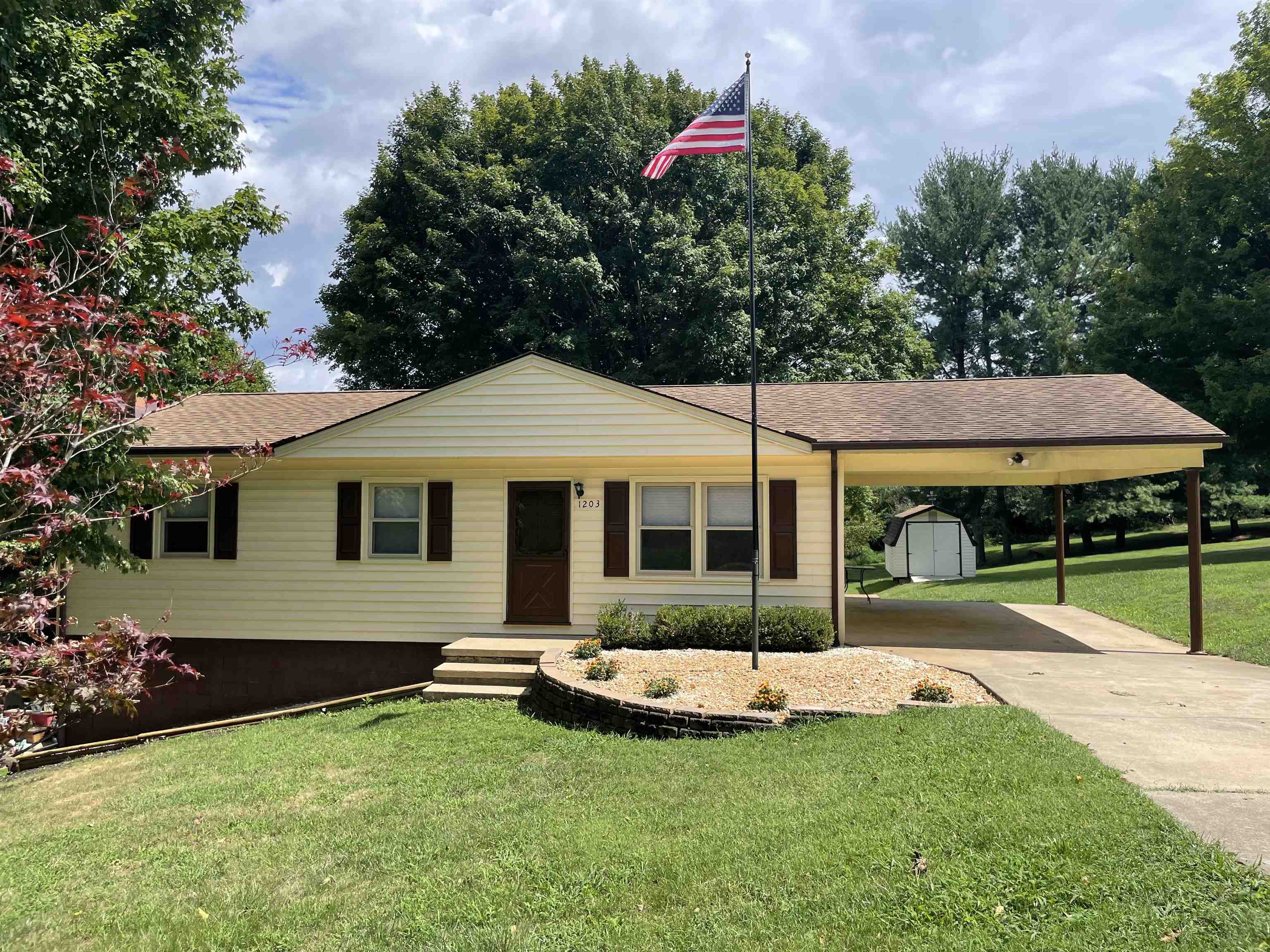 1203 MONTGOMERY AVE, STAUNTON, Virginia 24401, 3 Bedrooms Bedrooms, ,1 BathroomBathrooms,Residential,1203 MONTGOMERY AVE,680907 MLS # 680907 1203 MONTGOMERY AVE, STAUNTON, Virginia 24401, 3 Bedrooms Bedrooms, ,1 BathroomBathrooms,Residential,1203 MONTGOMERY AVE,680907 MLS # 680907