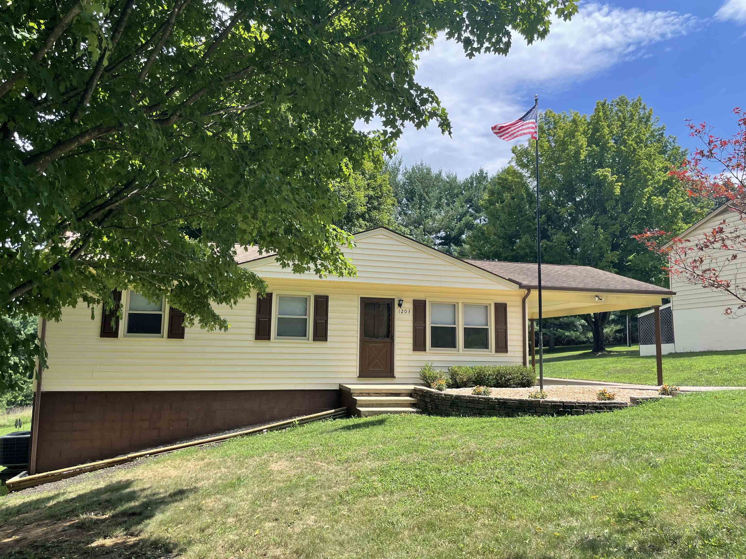 1203 MONTGOMERY AVE, STAUNTON, Virginia 24401, 3 Bedrooms Bedrooms, ,1 BathroomBathrooms,Residential,1203 MONTGOMERY AVE,680907 MLS # 680907 1203 MONTGOMERY AVE, STAUNTON, Virginia 24401, 3 Bedrooms Bedrooms, ,1 BathroomBathrooms,Residential,1203 MONTGOMERY AVE,680907 MLS # 680907