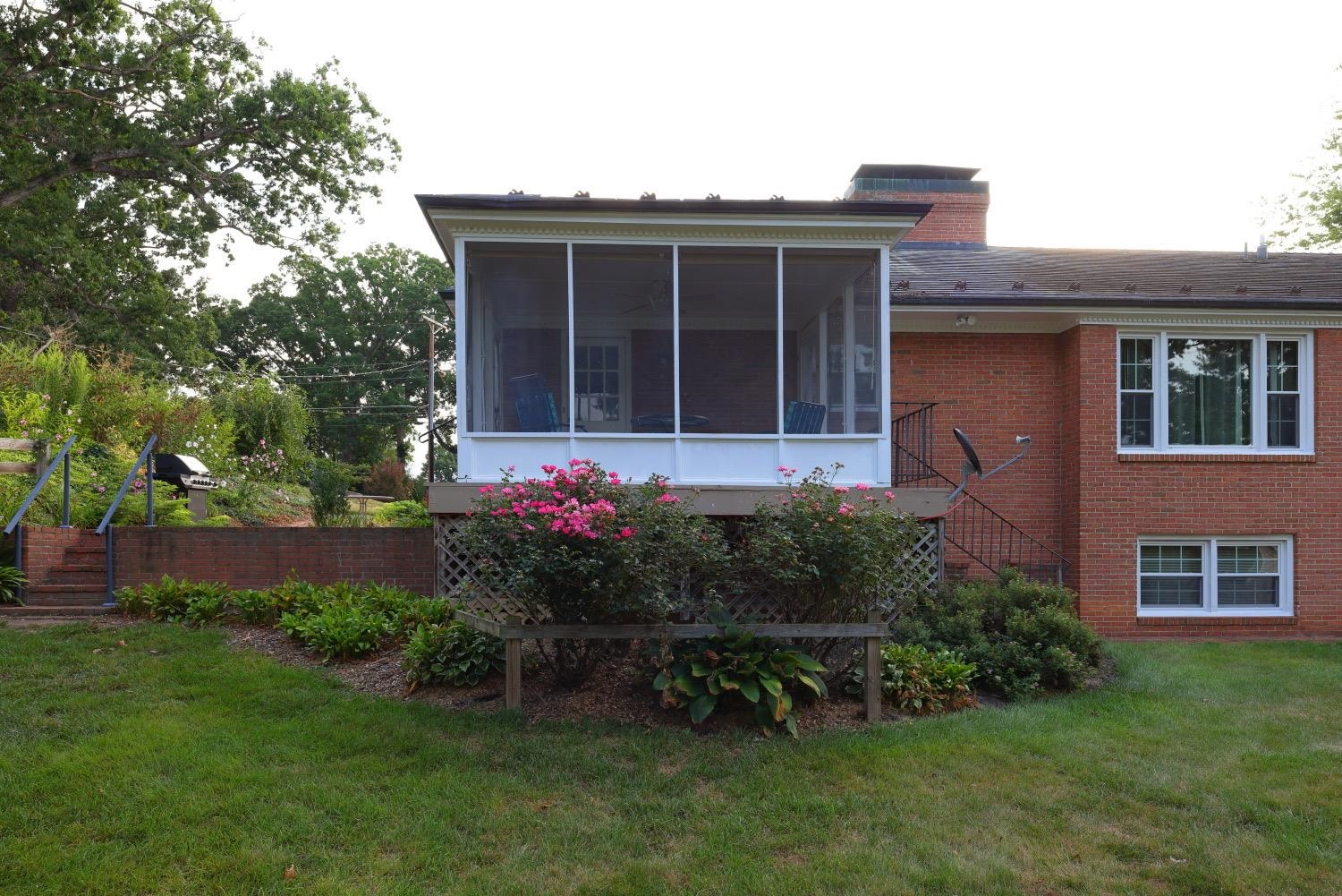 1075 FAIRWAY DR, WAYNESBORO, Virginia 22980, 3 Bedrooms Bedrooms, ,3 BathroomsBathrooms,Residential,1075 FAIRWAY DR,680908 MLS # 680908 1075 FAIRWAY DR, WAYNESBORO, Virginia 22980, 3 Bedrooms Bedrooms, ,3 BathroomsBathrooms,Residential,1075 FAIRWAY DR,680908 MLS # 680908