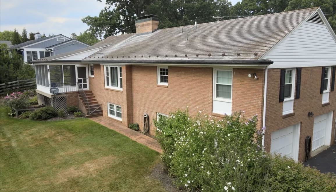 1075 FAIRWAY DR, WAYNESBORO, Virginia 22980, 3 Bedrooms Bedrooms, ,3 BathroomsBathrooms,Residential,1075 FAIRWAY DR,680908 MLS # 680908 1075 FAIRWAY DR, WAYNESBORO, Virginia 22980, 3 Bedrooms Bedrooms, ,3 BathroomsBathrooms,Residential,1075 FAIRWAY DR,680908 MLS # 680908