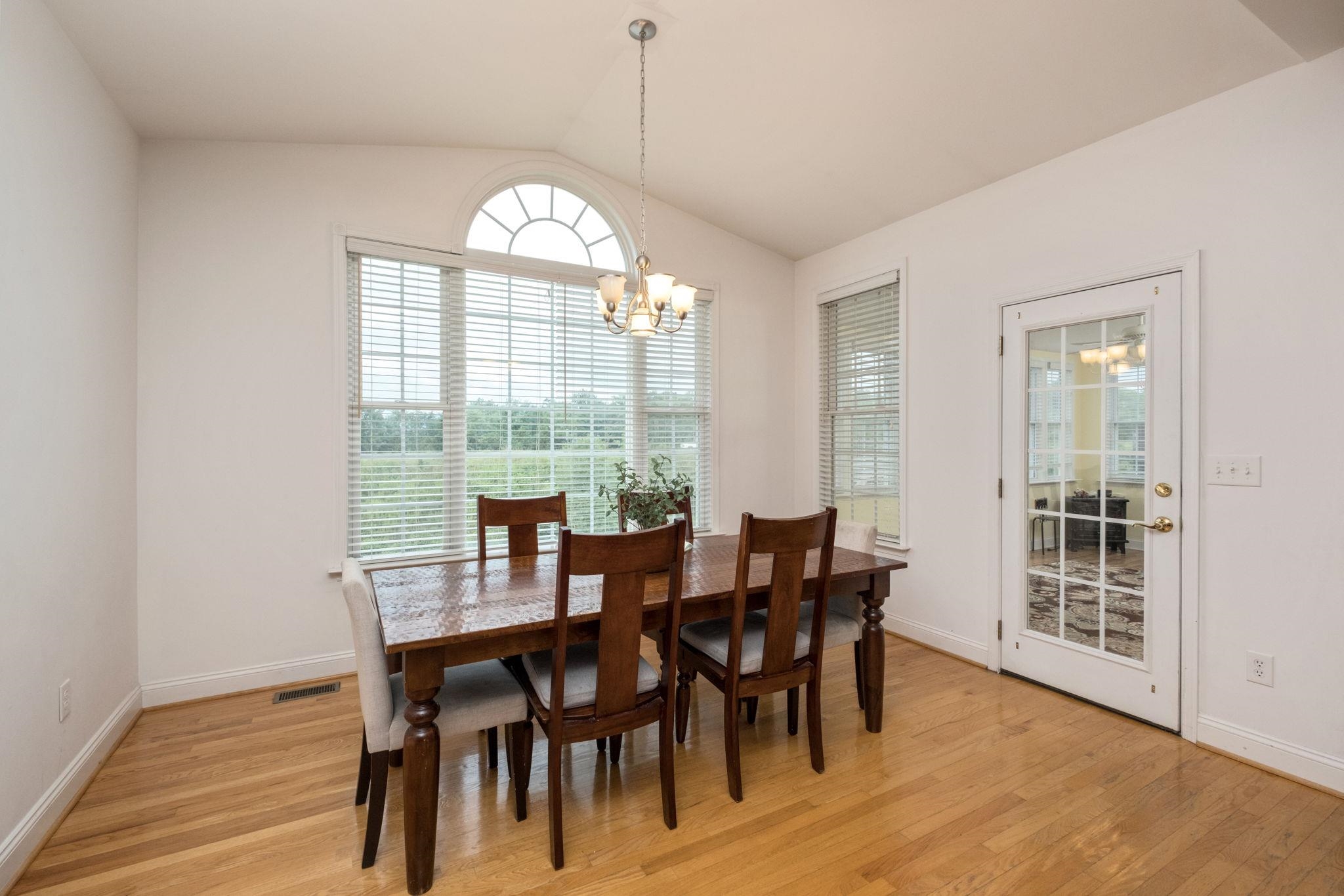 125 SHAWN CIR, STAUNTON, Virginia 24401, 4 Bedrooms Bedrooms, ,4 BathroomsBathrooms,Residential,125 SHAWN CIR,680909 MLS # 680909