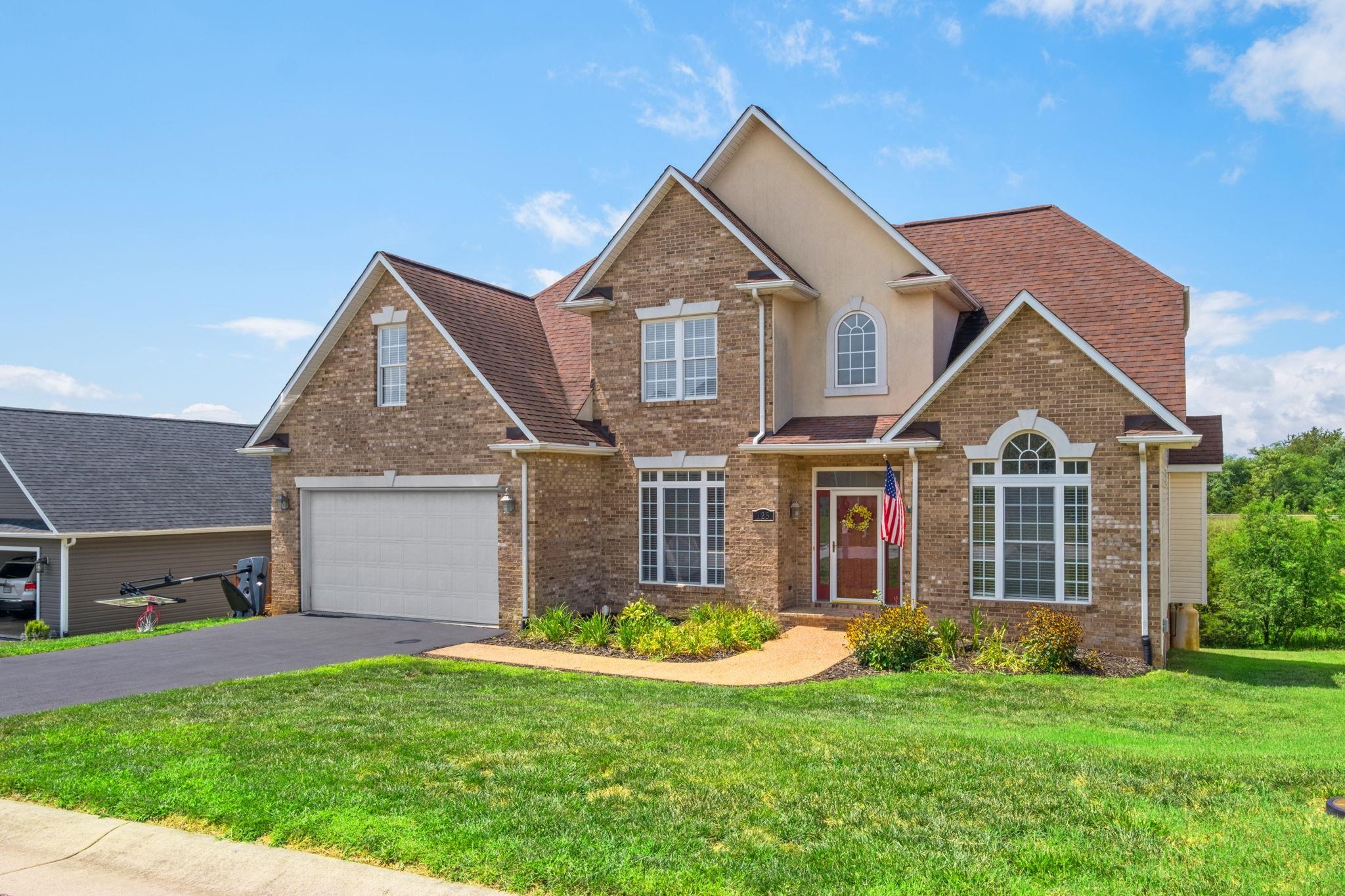125 SHAWN CIR, STAUNTON, Virginia 24401, 4 Bedrooms Bedrooms, ,4 BathroomsBathrooms,Residential,125 SHAWN CIR,680909 MLS # 680909