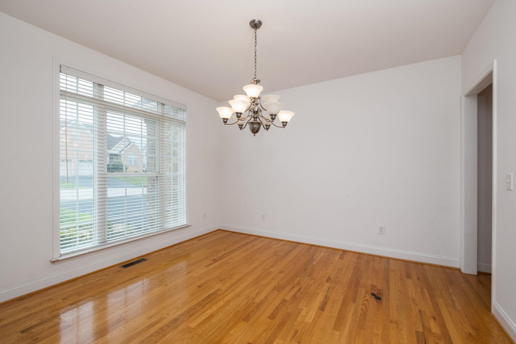 125 SHAWN CIR, STAUNTON, Virginia 24401, 4 Bedrooms Bedrooms, ,4 BathroomsBathrooms,Residential,125 SHAWN CIR,680909 MLS # 680909