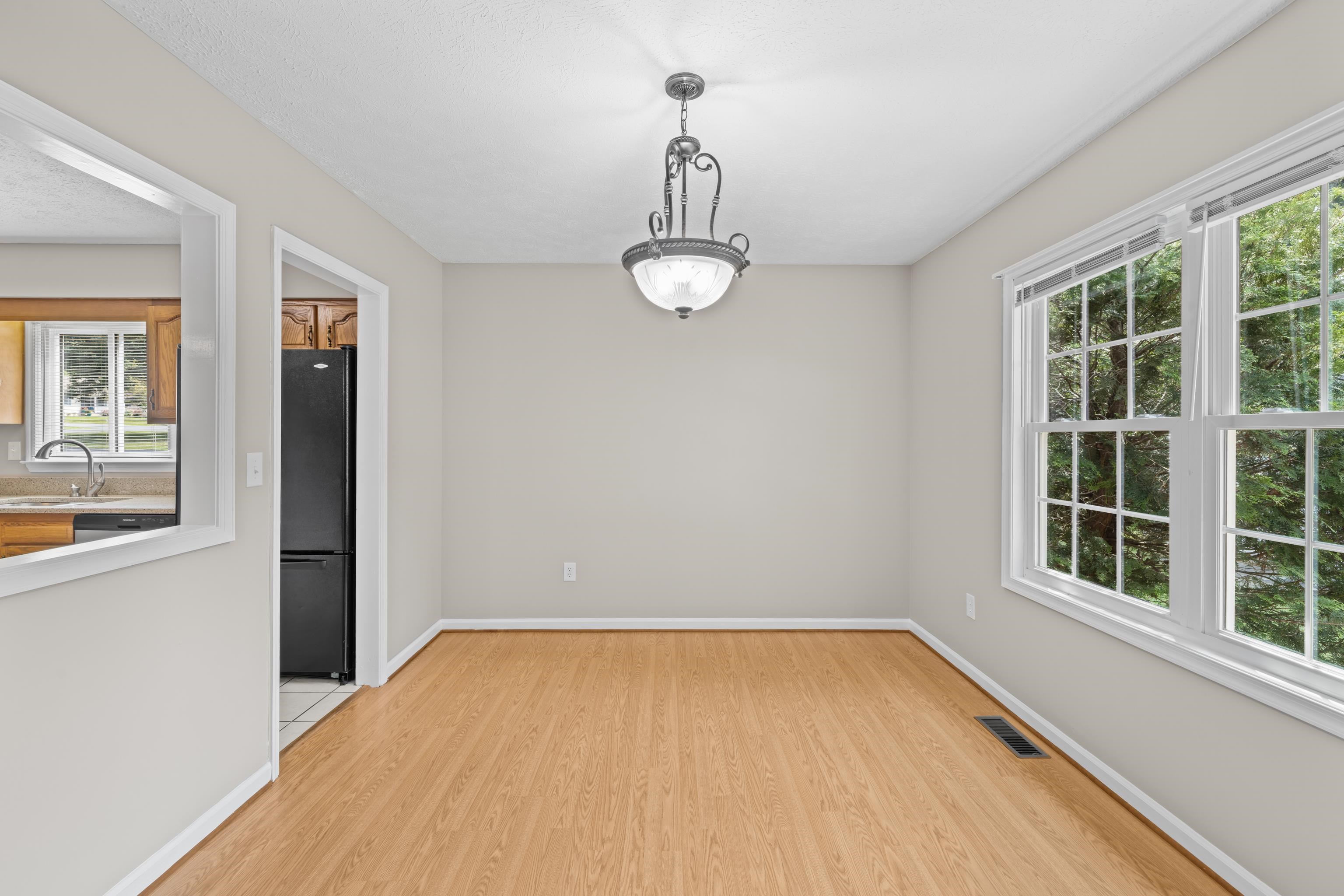 319 FOREST SPRINGS DR, STUARTS DRAFT, Virginia 24477, 3 Bedrooms Bedrooms, ,2 BathroomsBathrooms,Residential,319 FOREST SPRINGS DR,680912 MLS # 680912