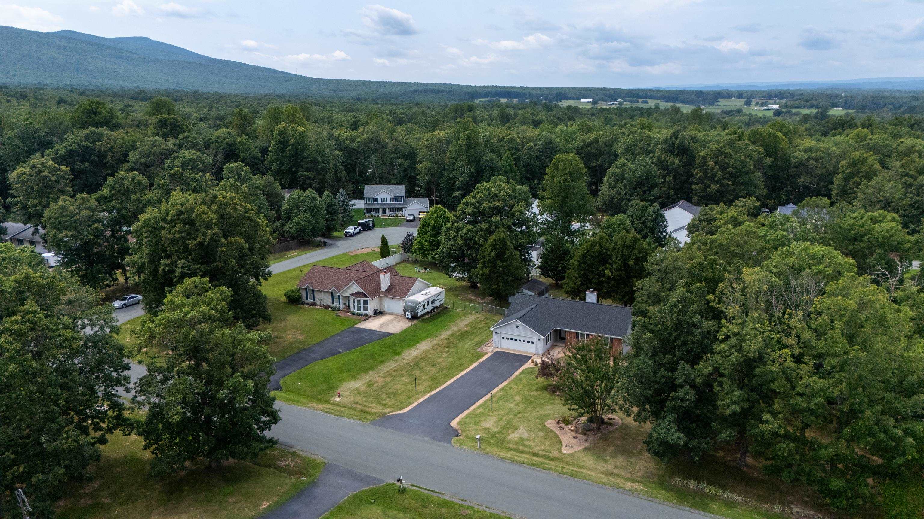 319 FOREST SPRINGS DR, STUARTS DRAFT, Virginia 24477, 3 Bedrooms Bedrooms, ,2 BathroomsBathrooms,Residential,319 FOREST SPRINGS DR,680912 MLS # 680912
