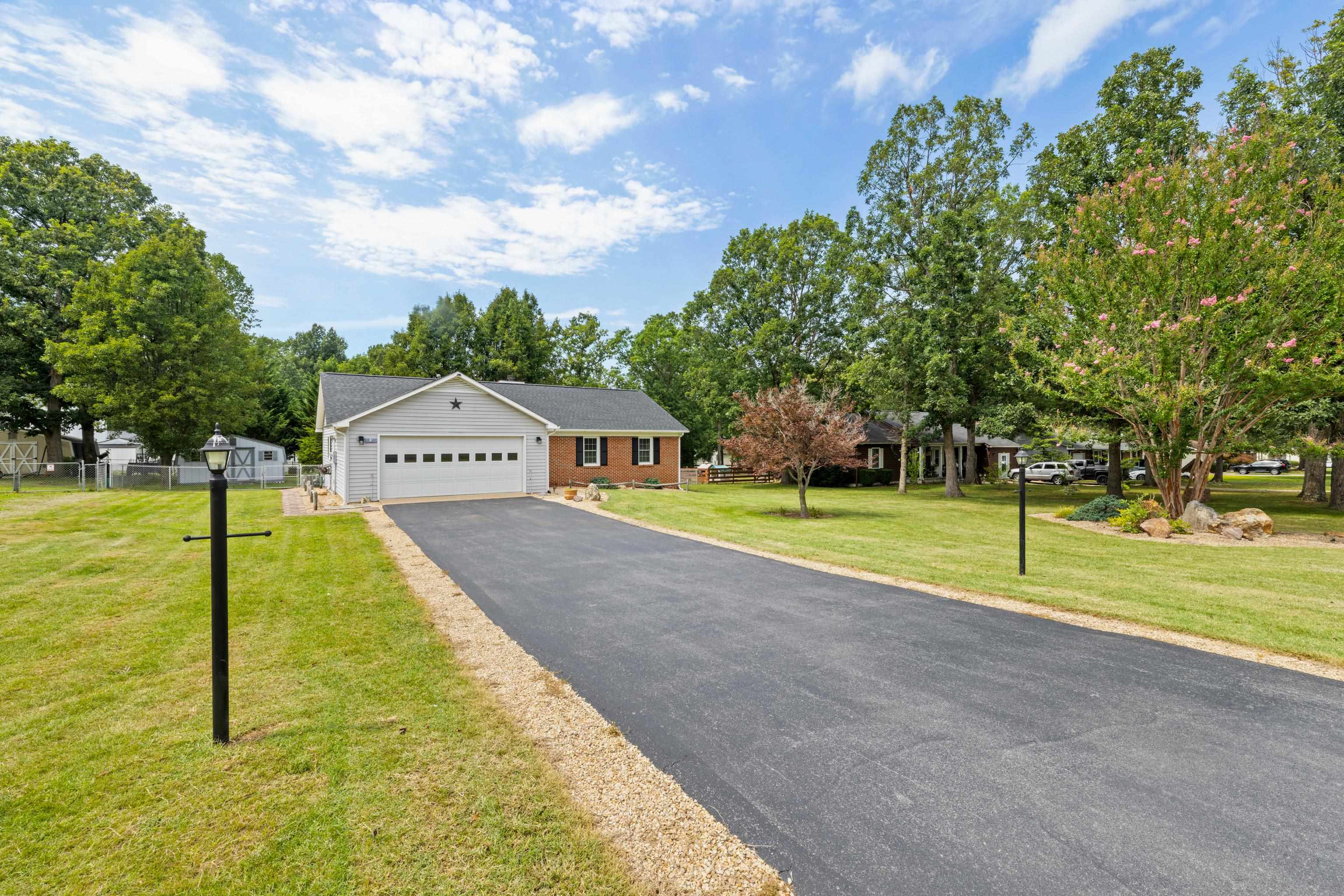 319 FOREST SPRINGS DR, STUARTS DRAFT, Virginia 24477, 3 Bedrooms Bedrooms, ,2 BathroomsBathrooms,Residential,319 FOREST SPRINGS DR,680912 MLS # 680912