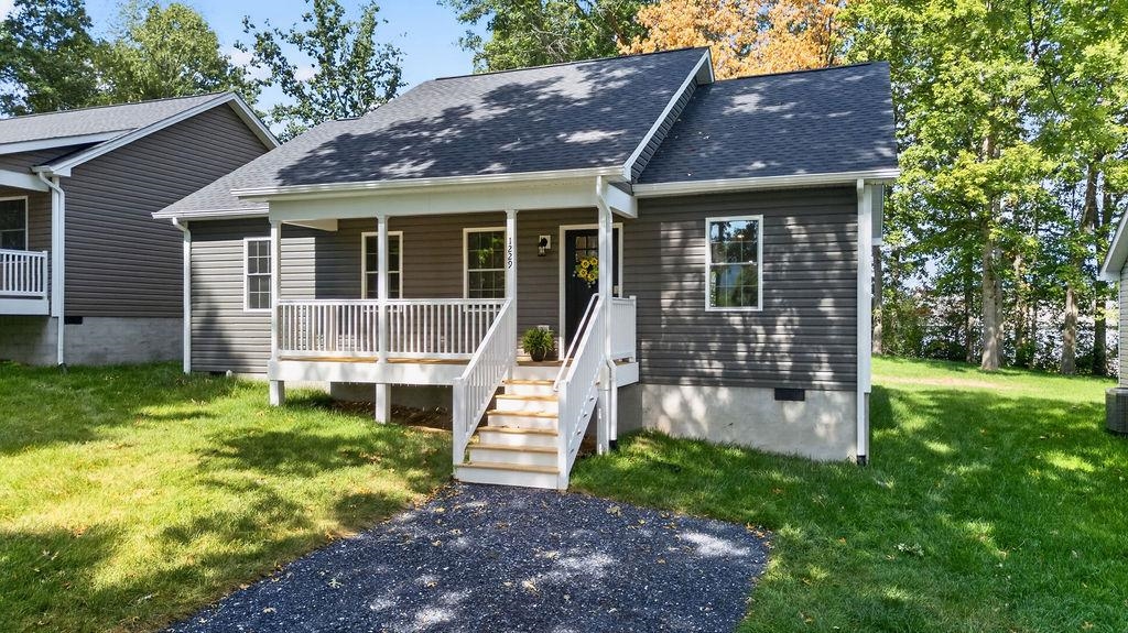 1229 JACKSON AVE, WAYNESBORO, Virginia 22980, 3 Bedrooms Bedrooms, ,2 BathroomsBathrooms,Residential,1229 JACKSON AVE,680913 MLS # 680913