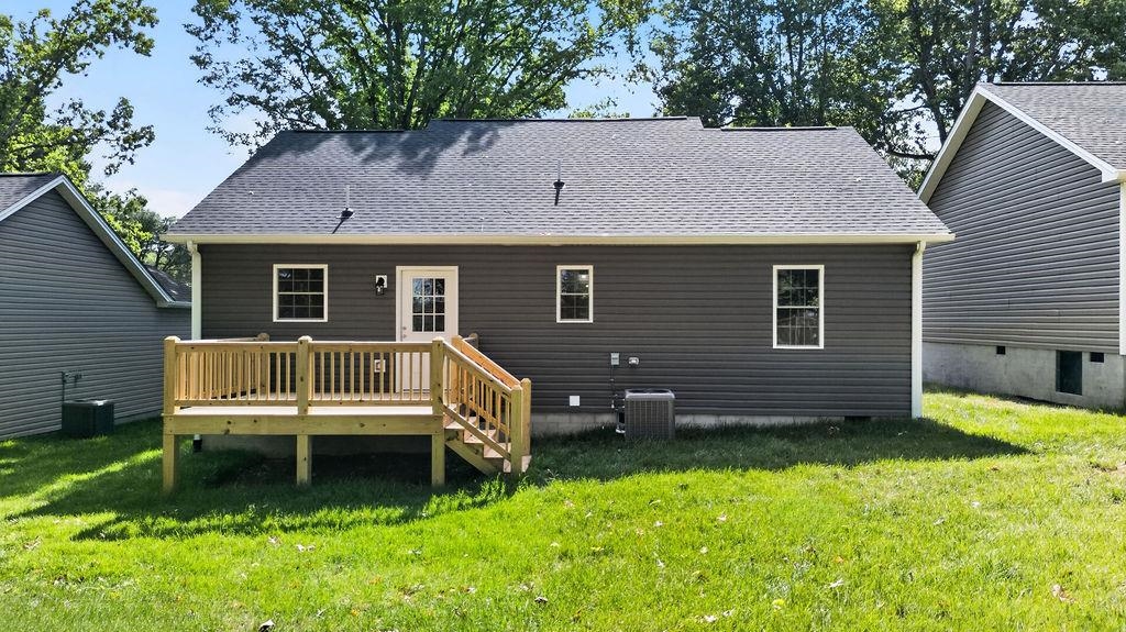 1229 JACKSON AVE, WAYNESBORO, Virginia 22980, 3 Bedrooms Bedrooms, ,2 BathroomsBathrooms,Residential,1229 JACKSON AVE,680913 MLS # 680913