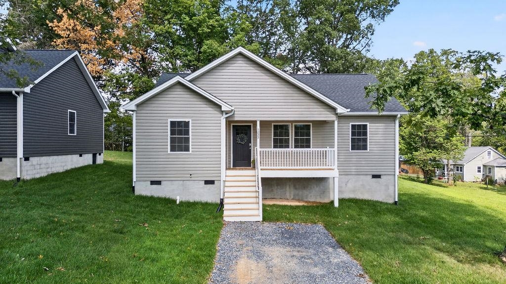 1233 JACKSON AVE, WAYNESBORO, Virginia 22980, 3 Bedrooms Bedrooms, ,2 BathroomsBathrooms,Residential,1233 JACKSON AVE,680914 MLS # 680914