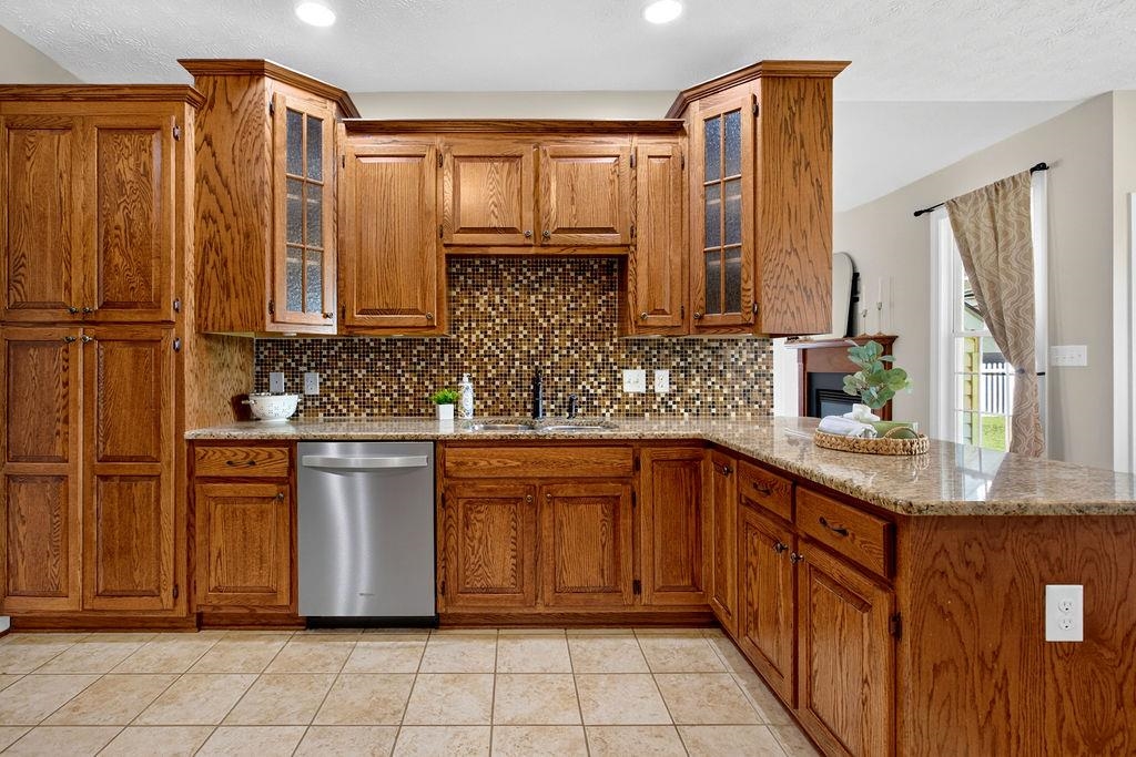 14 OLD OAK DR, STUARTS DRAFT, Virginia 24477, 3 Bedrooms Bedrooms, ,2 BathroomsBathrooms,Residential,14 OLD OAK DR,677867 MLS # 677867