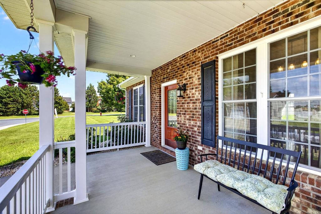 14 OLD OAK DR, STUARTS DRAFT, Virginia 24477, 3 Bedrooms Bedrooms, ,2 BathroomsBathrooms,Residential,14 OLD OAK DR,677867 MLS # 677867
